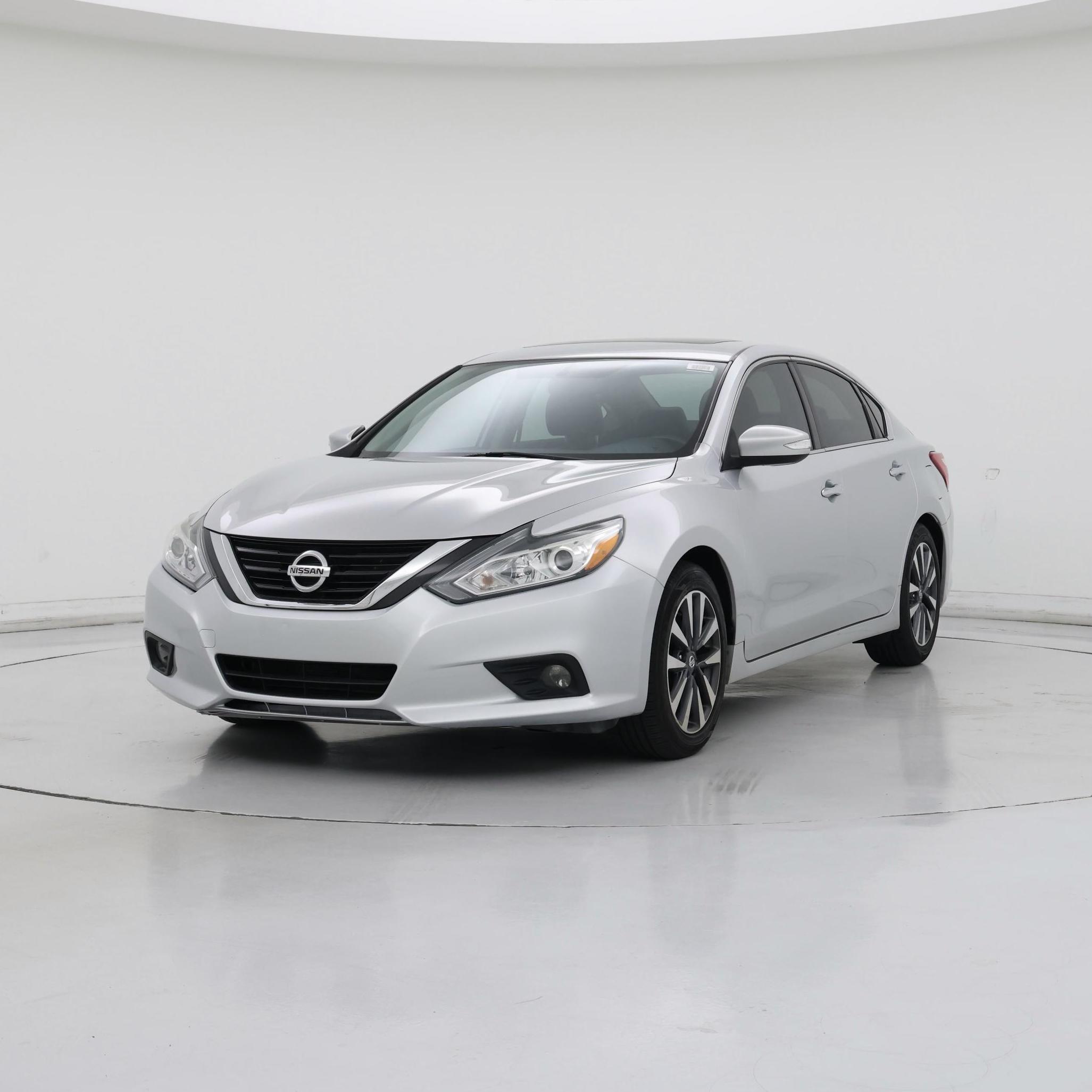 Thumbnail: 2017 Nissan Altima - 4