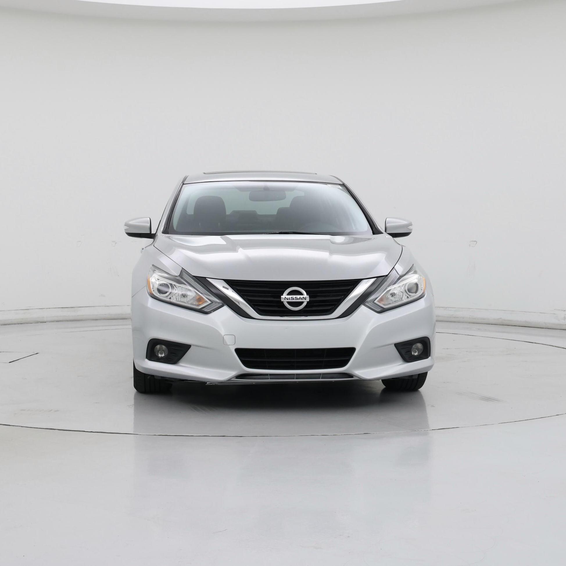 Thumbnail: 2017 Nissan Altima - 5