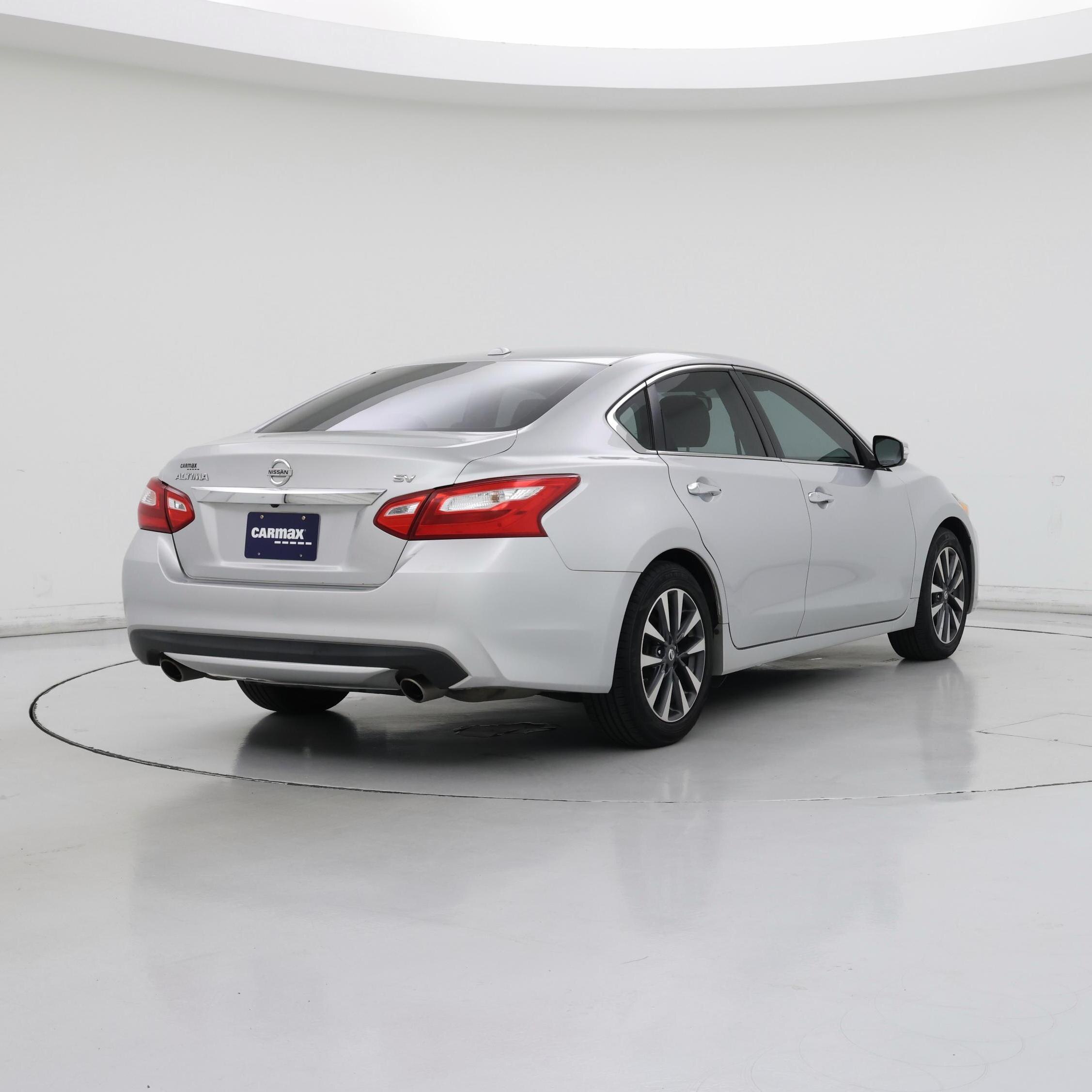 Thumbnail: 2017 Nissan Altima - 8