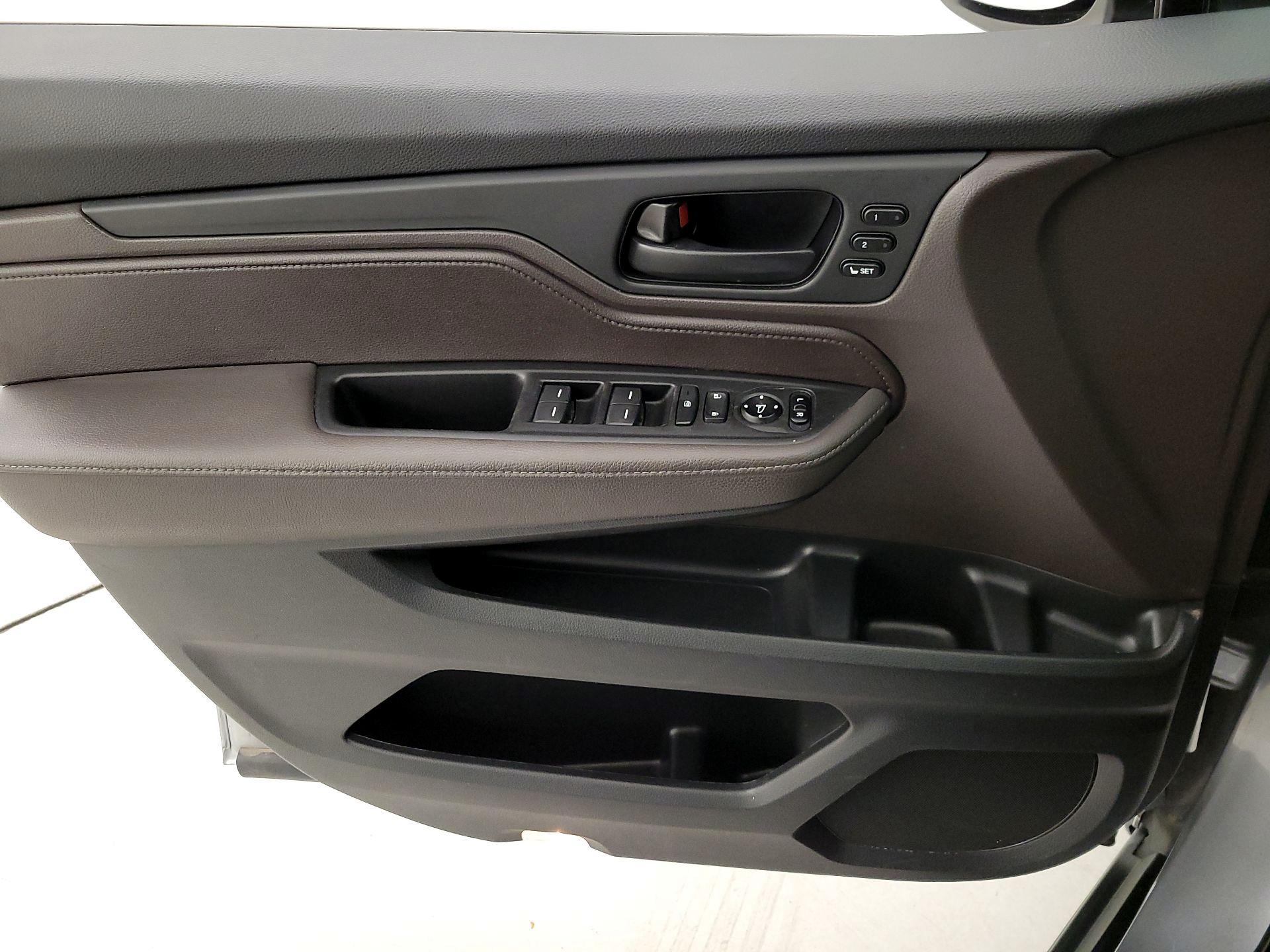 Thumbnail: 2020 Honda Odyssey - 12