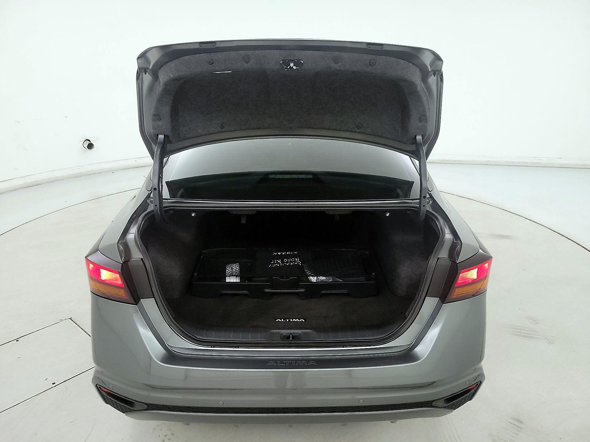 Thumbnail: 2025 Nissan Altima - 20