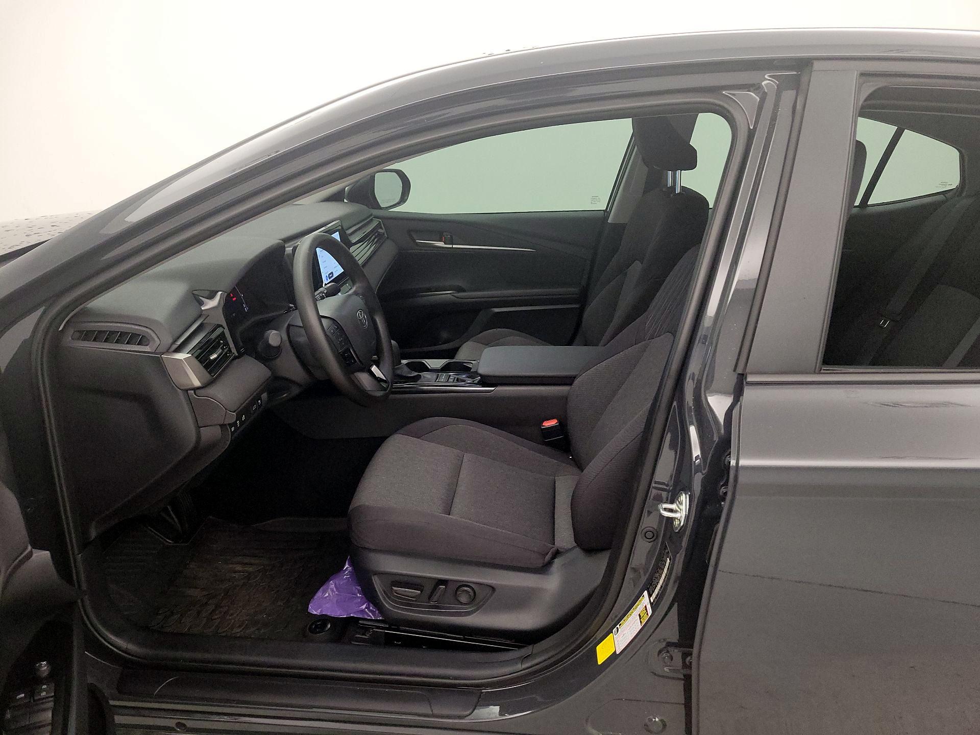 Thumbnail: 2025 Toyota Camry - 11