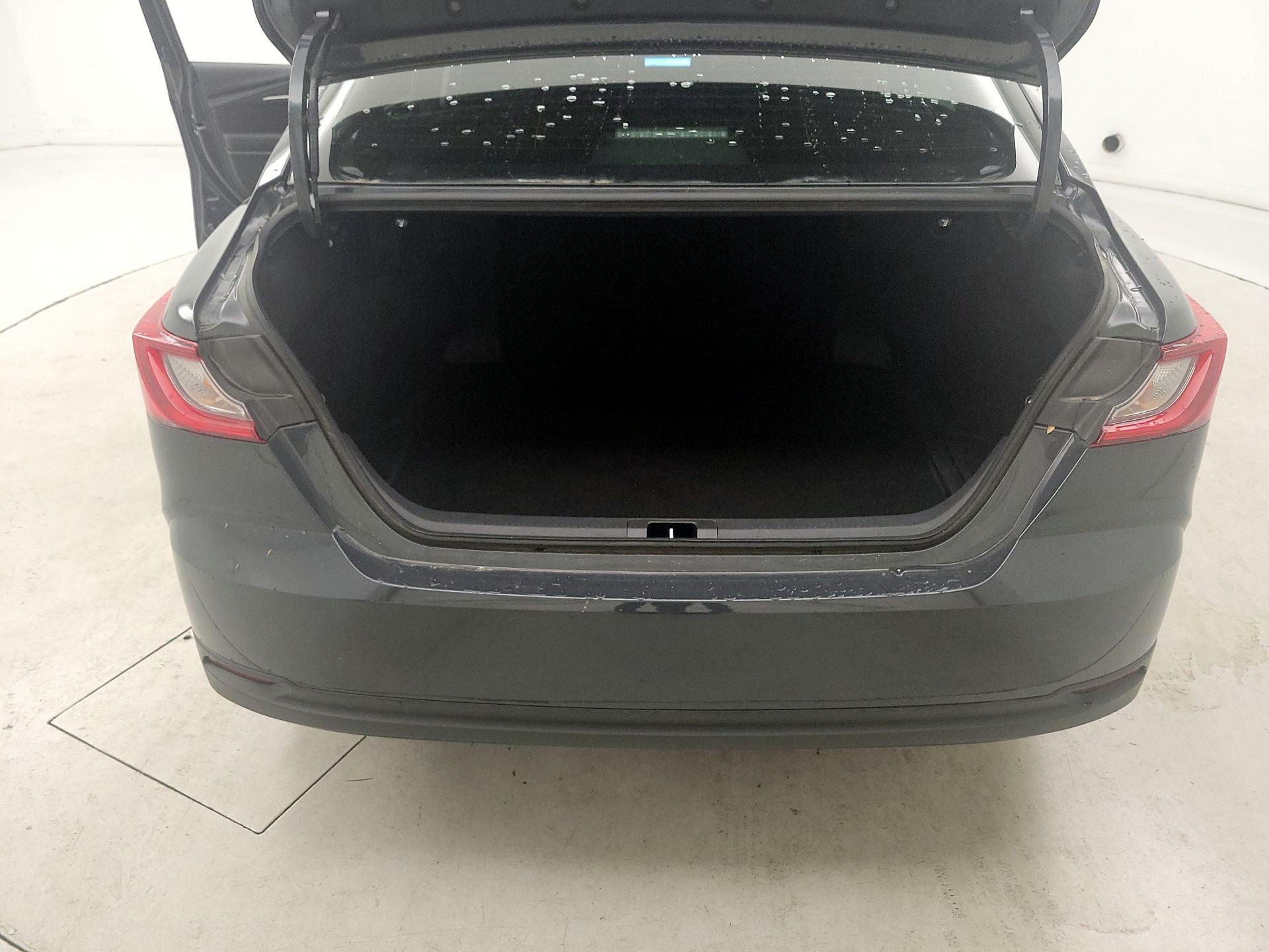 Thumbnail: 2025 Toyota Camry - 20