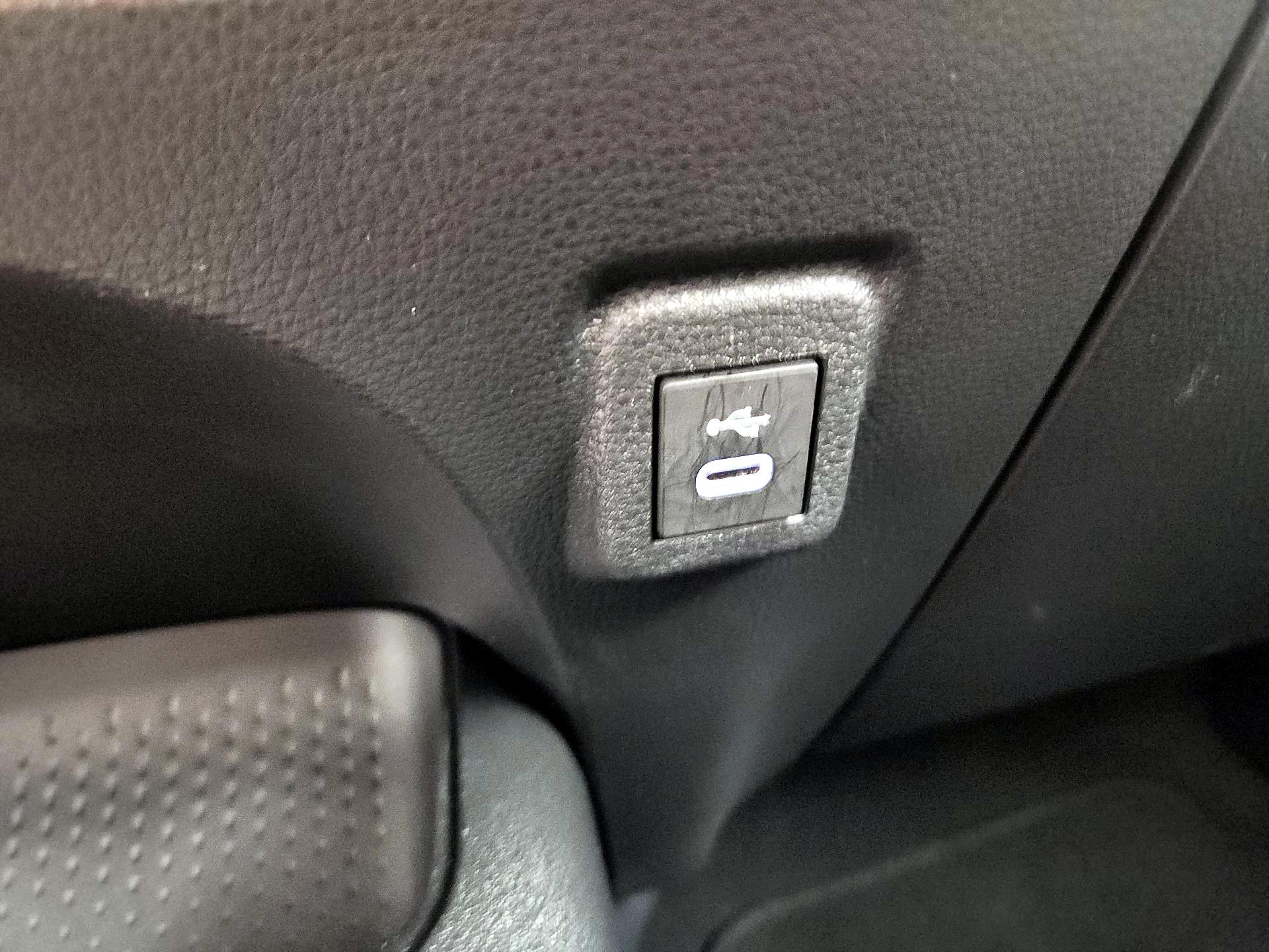 Thumbnail: 2025 Toyota Corolla - 18