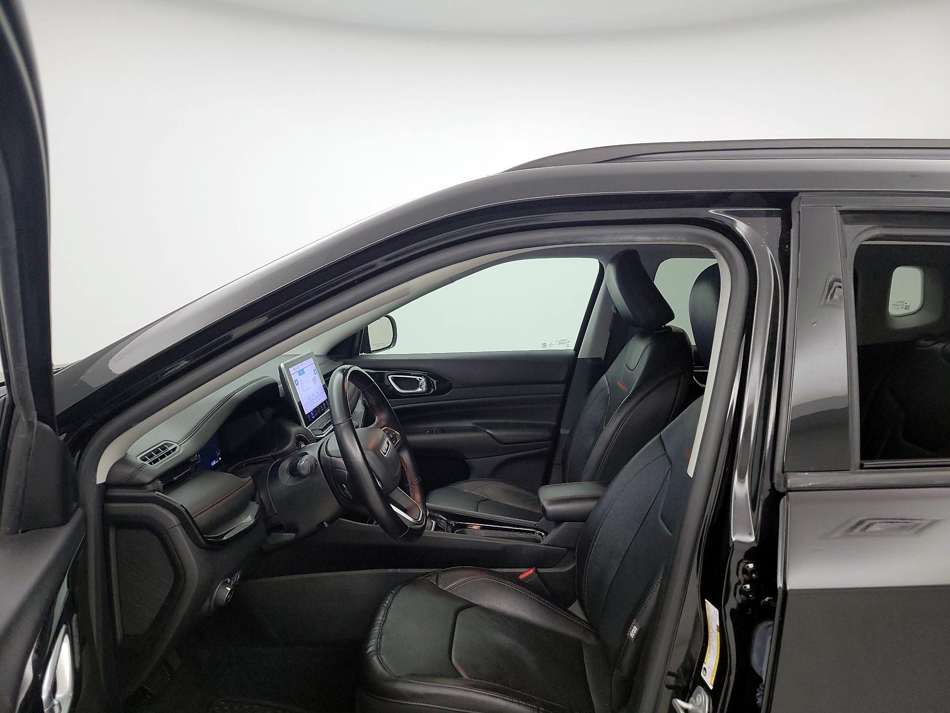 Thumbnail: 2022 Jeep Compass - 11