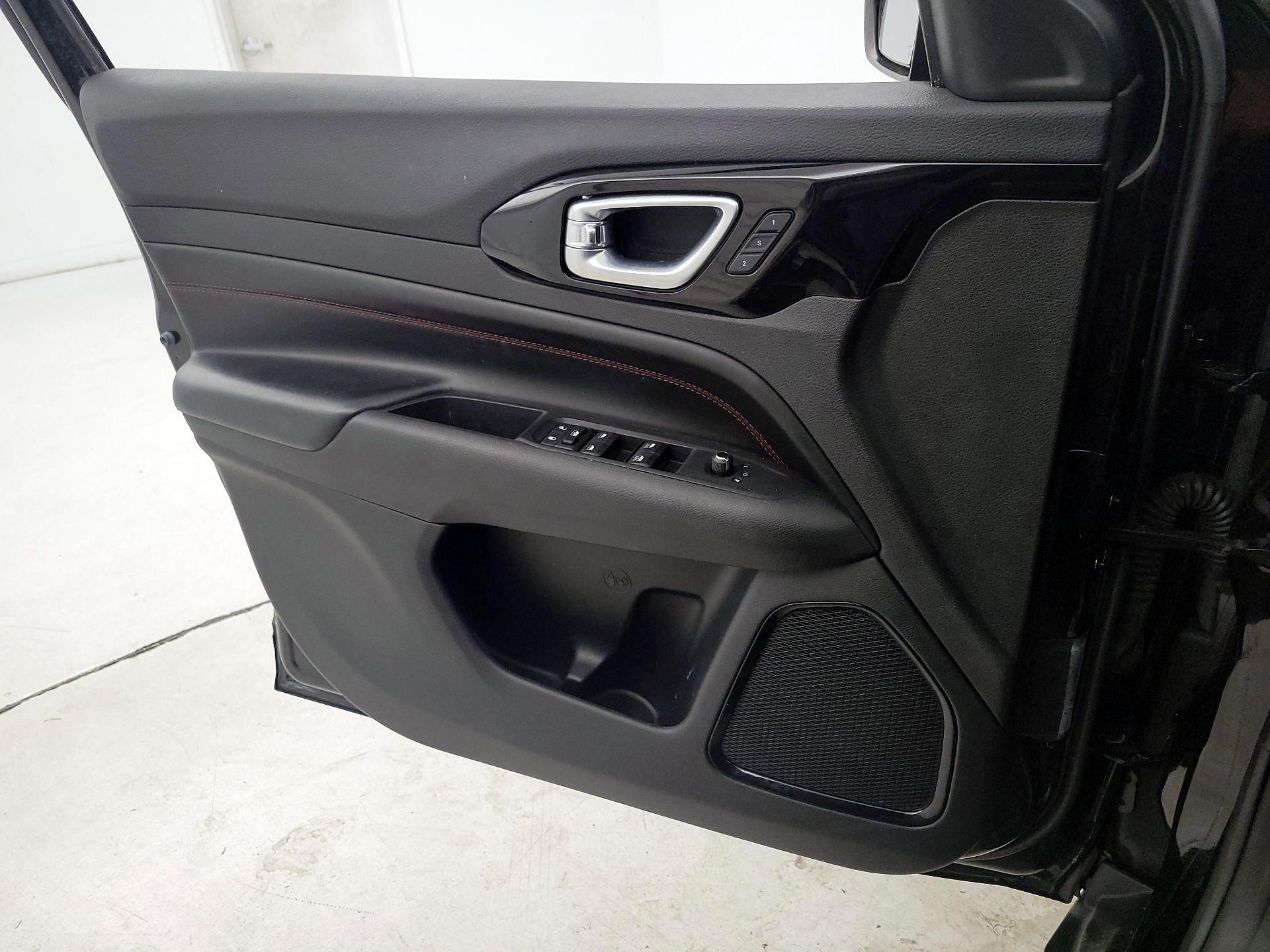 Thumbnail: 2022 Jeep Compass - 12