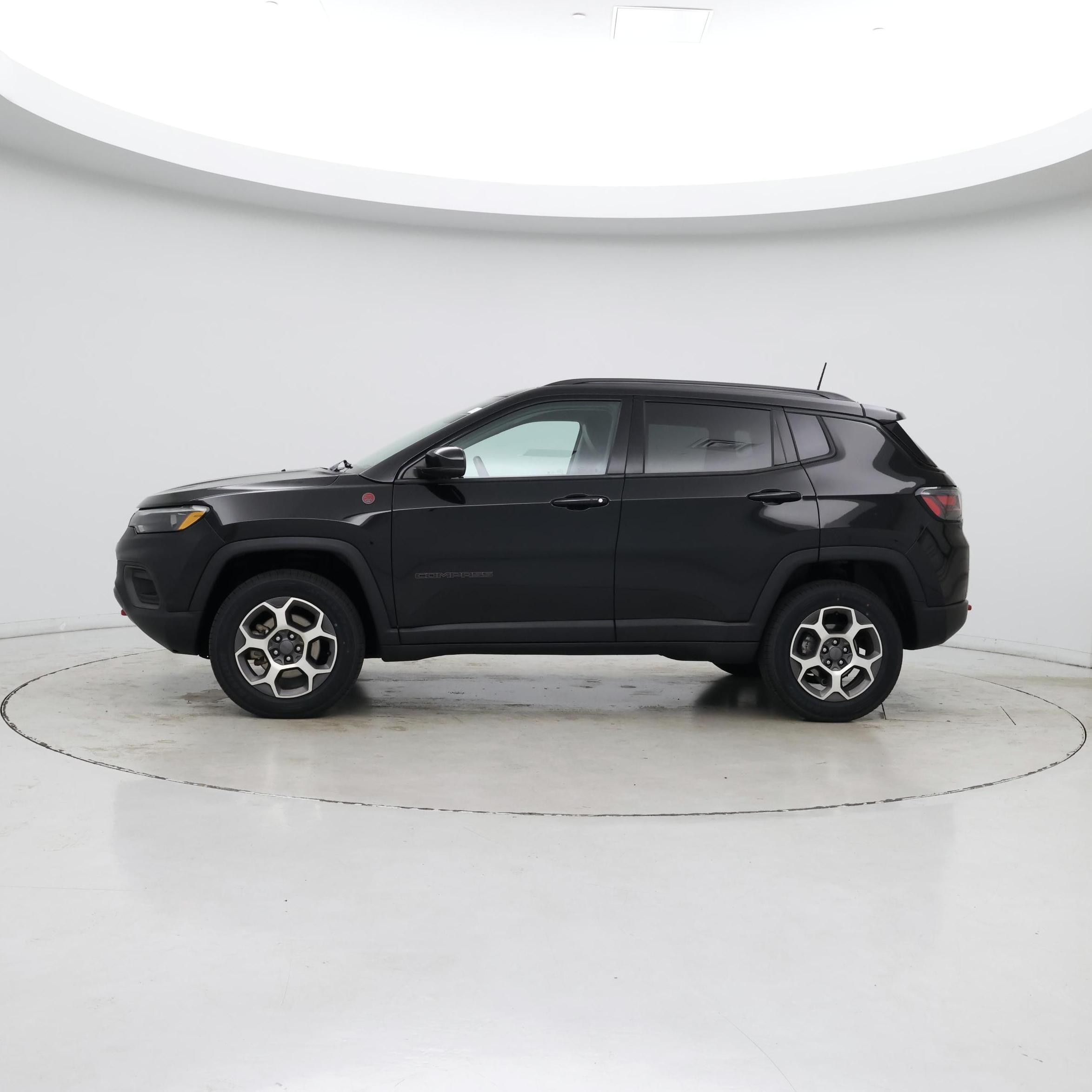 Thumbnail: 2022 Jeep Compass - 3