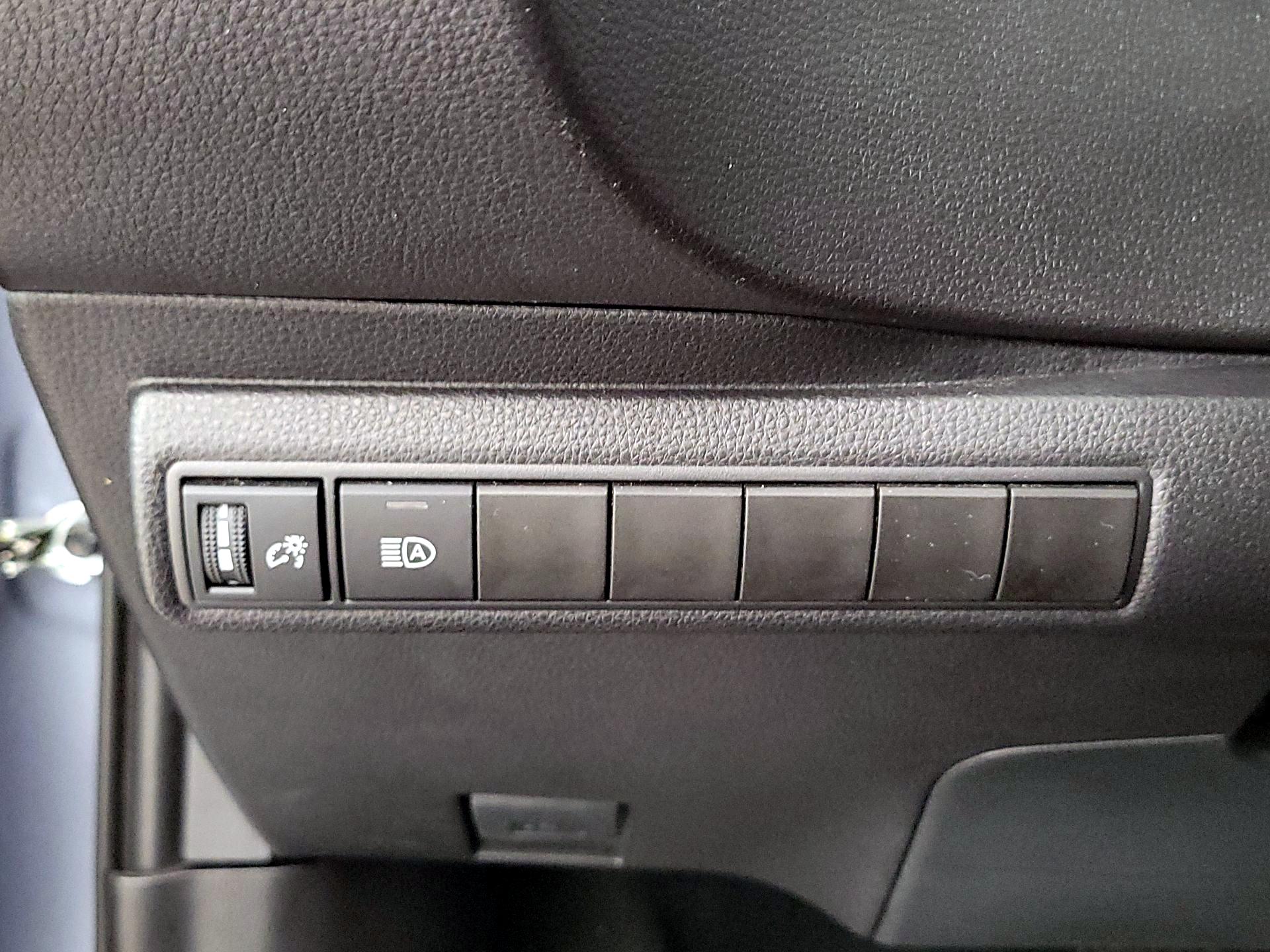 Thumbnail: 2025 Toyota Corolla - 13