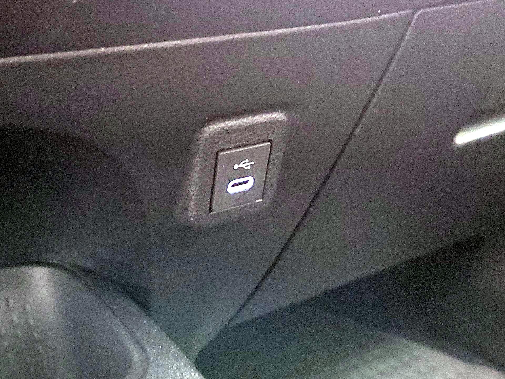 Thumbnail: 2025 Toyota Corolla - 18