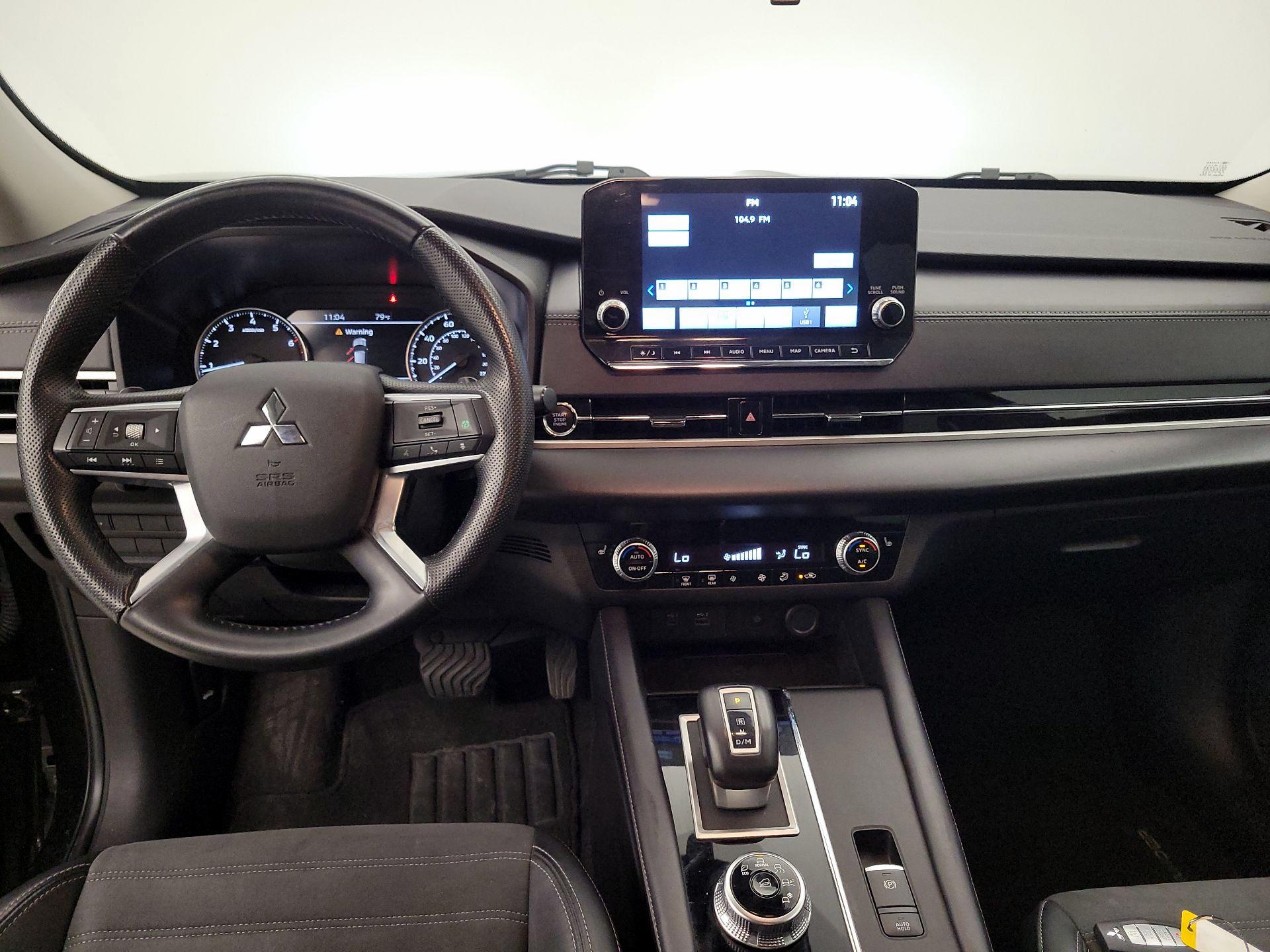 Thumbnail: 2024 Mitsubishi Outlander - 9