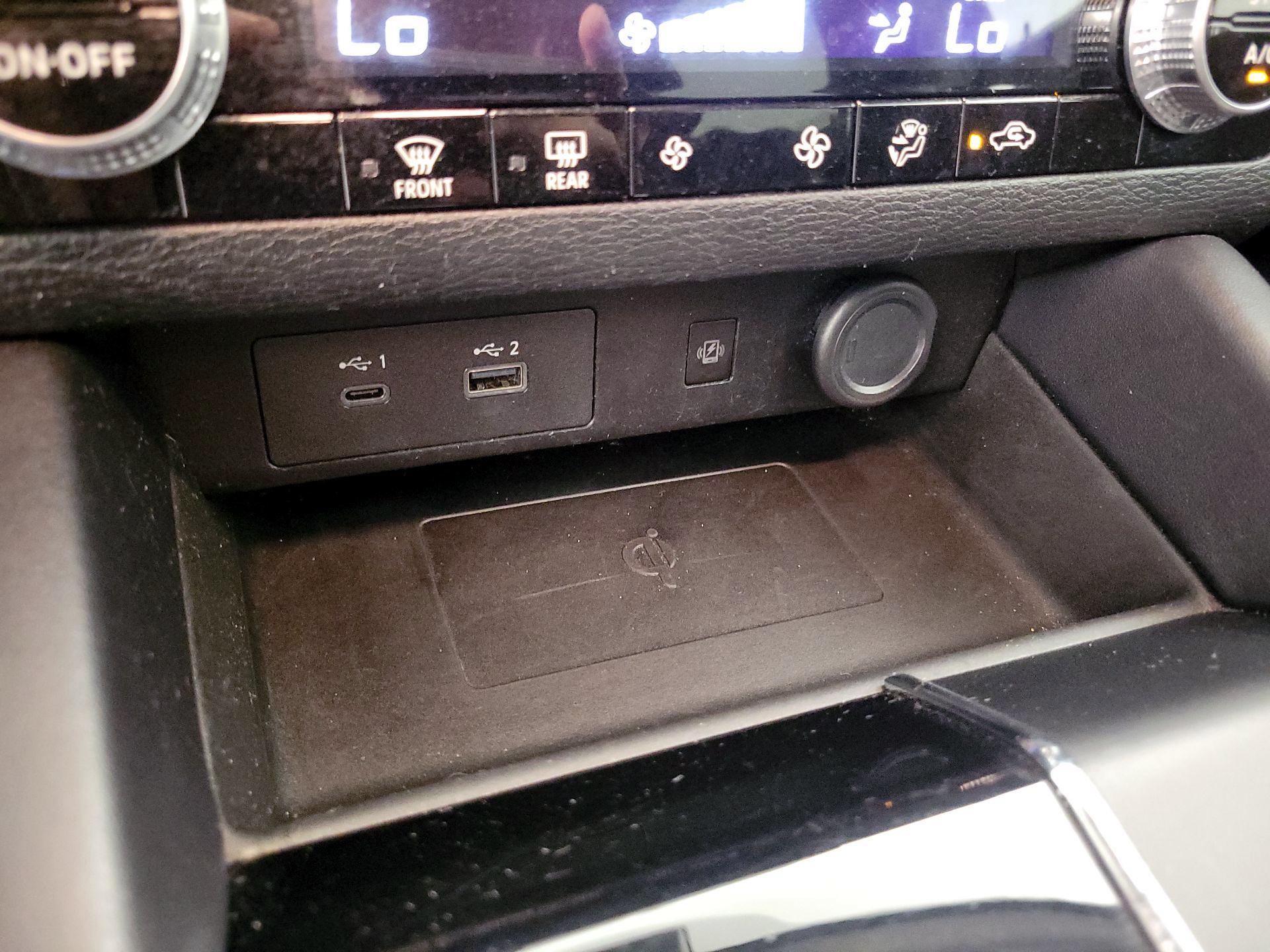 Thumbnail: 2024 Mitsubishi Outlander - 17