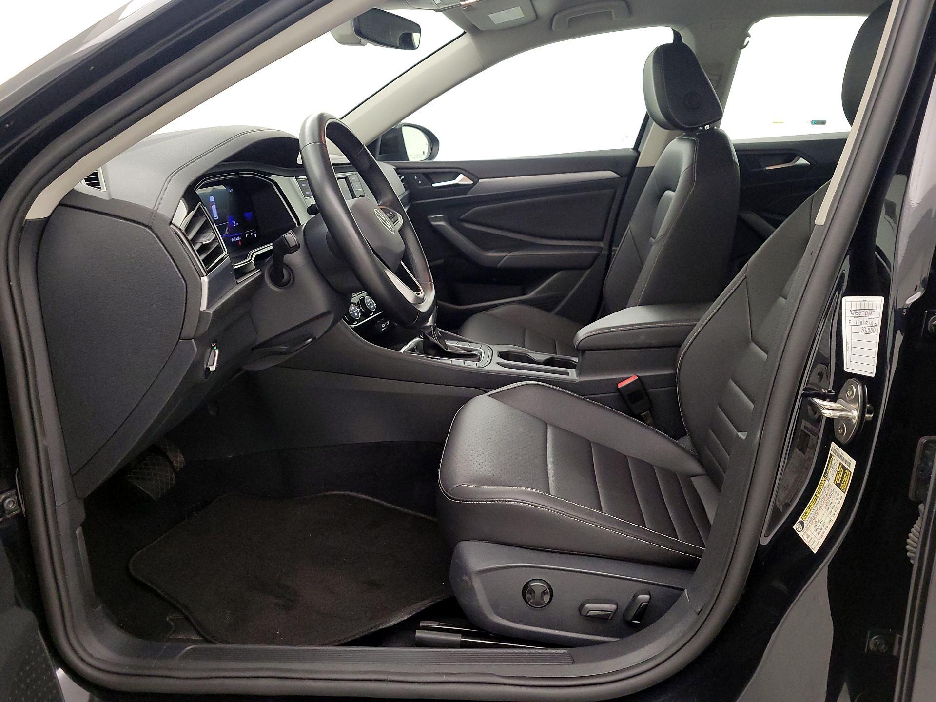 Thumbnail: 2024 Volkswagen Jetta - 11