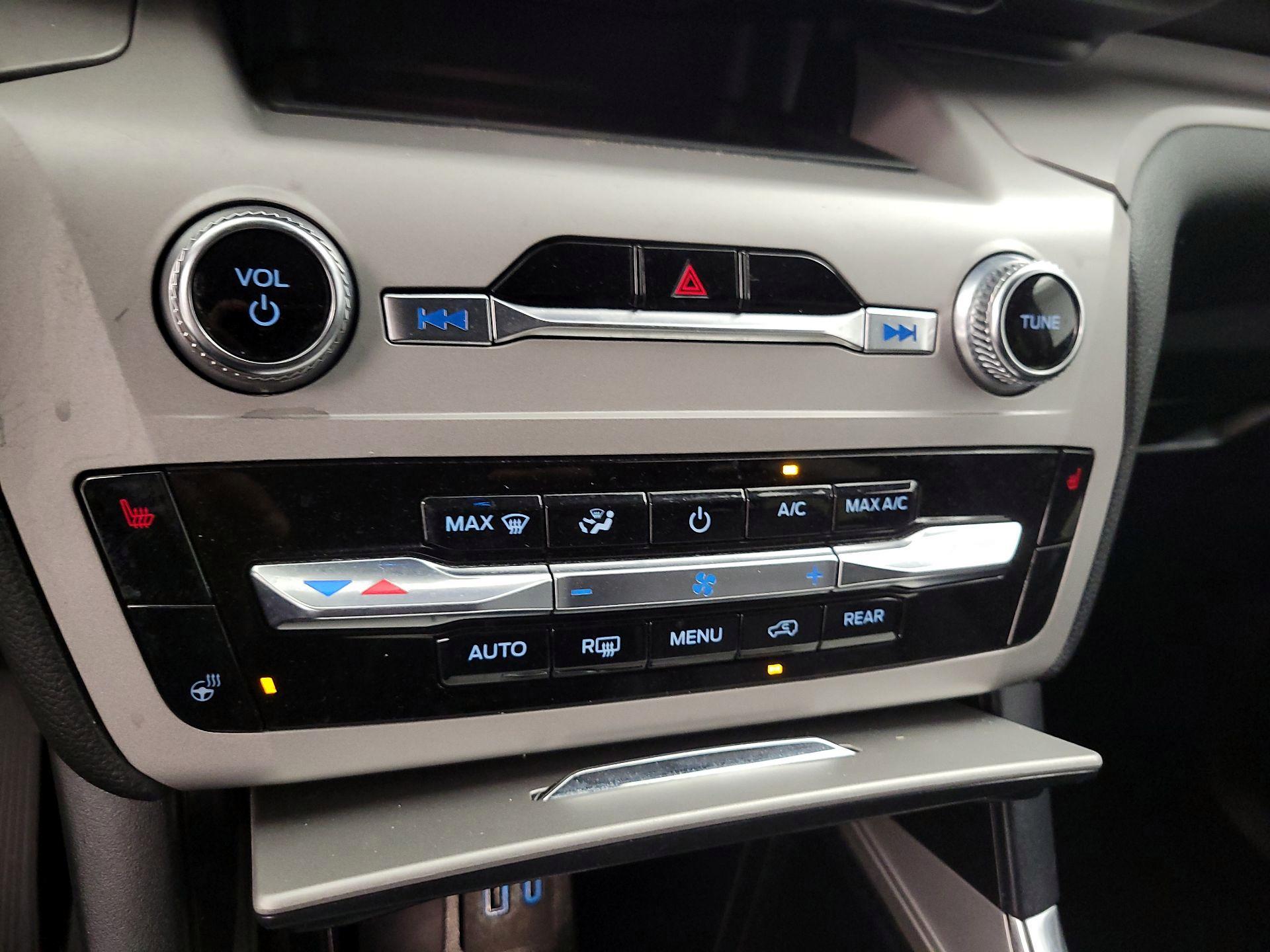 Thumbnail: 2024 Ford Explorer - 16