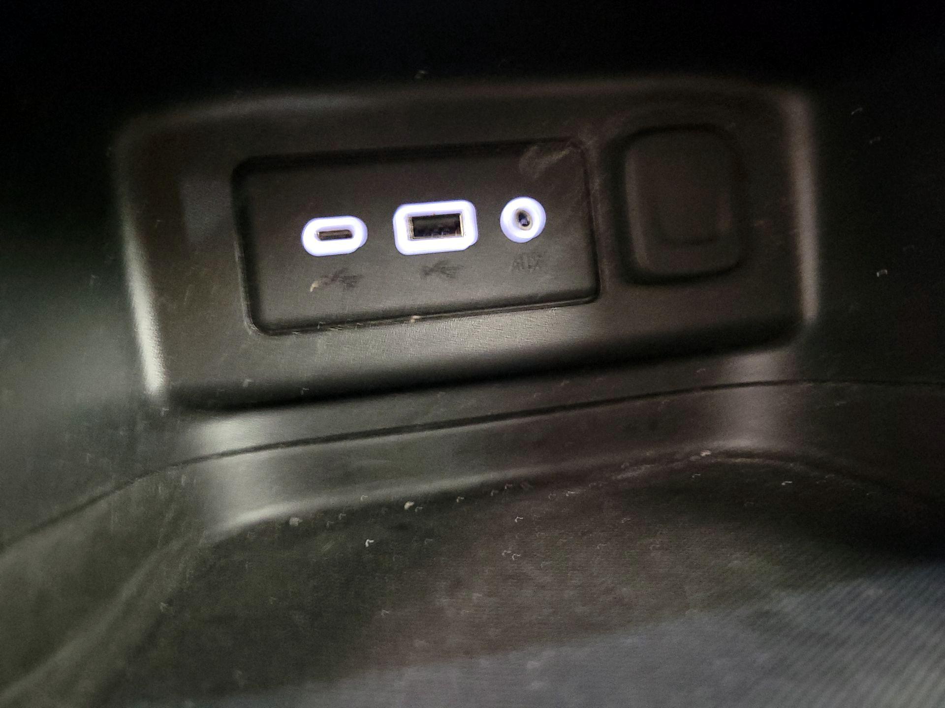 Thumbnail: 2020 Chevrolet Equinox - 18