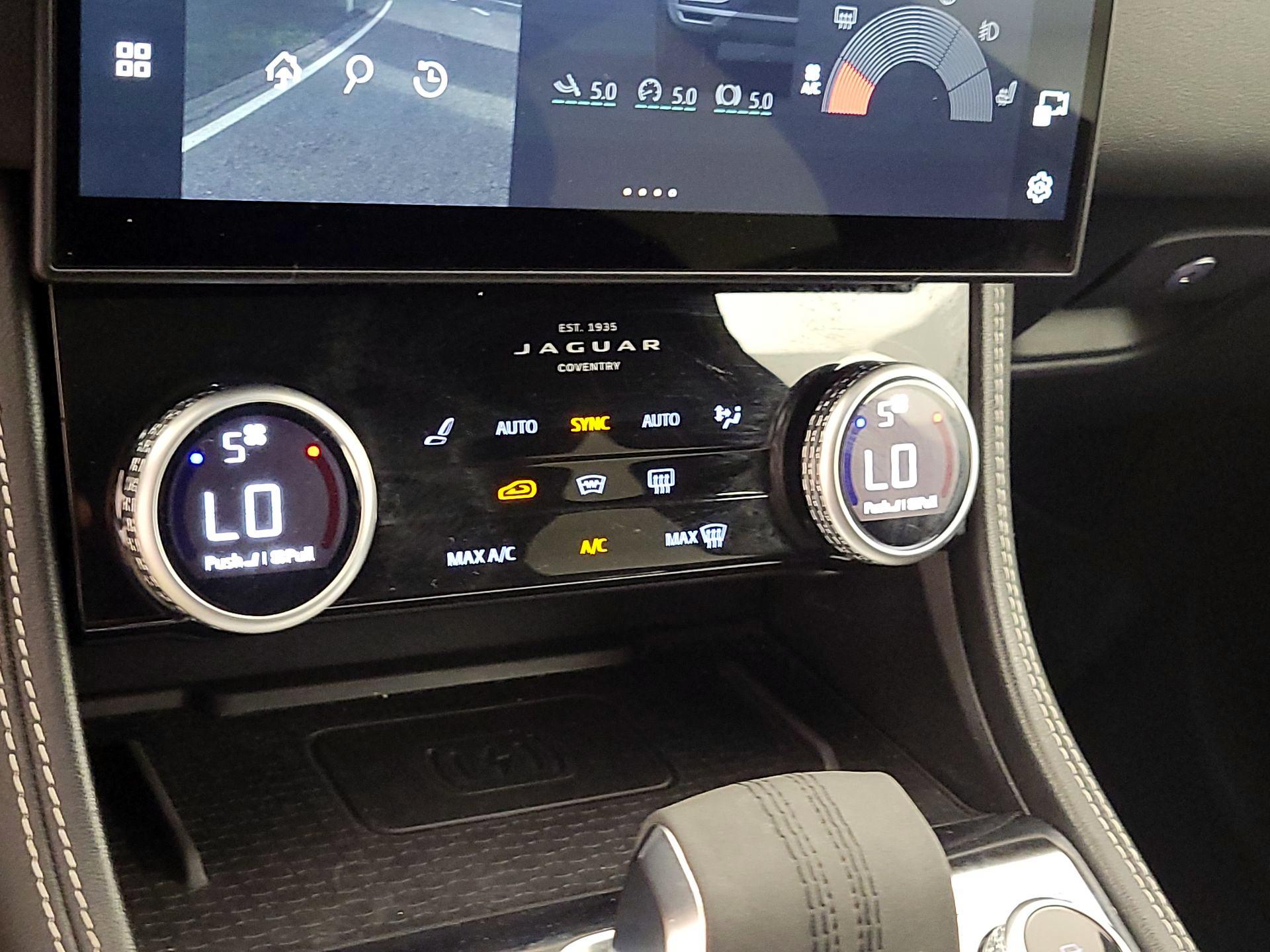 Thumbnail: 2024 Jaguar F-Pace - 16