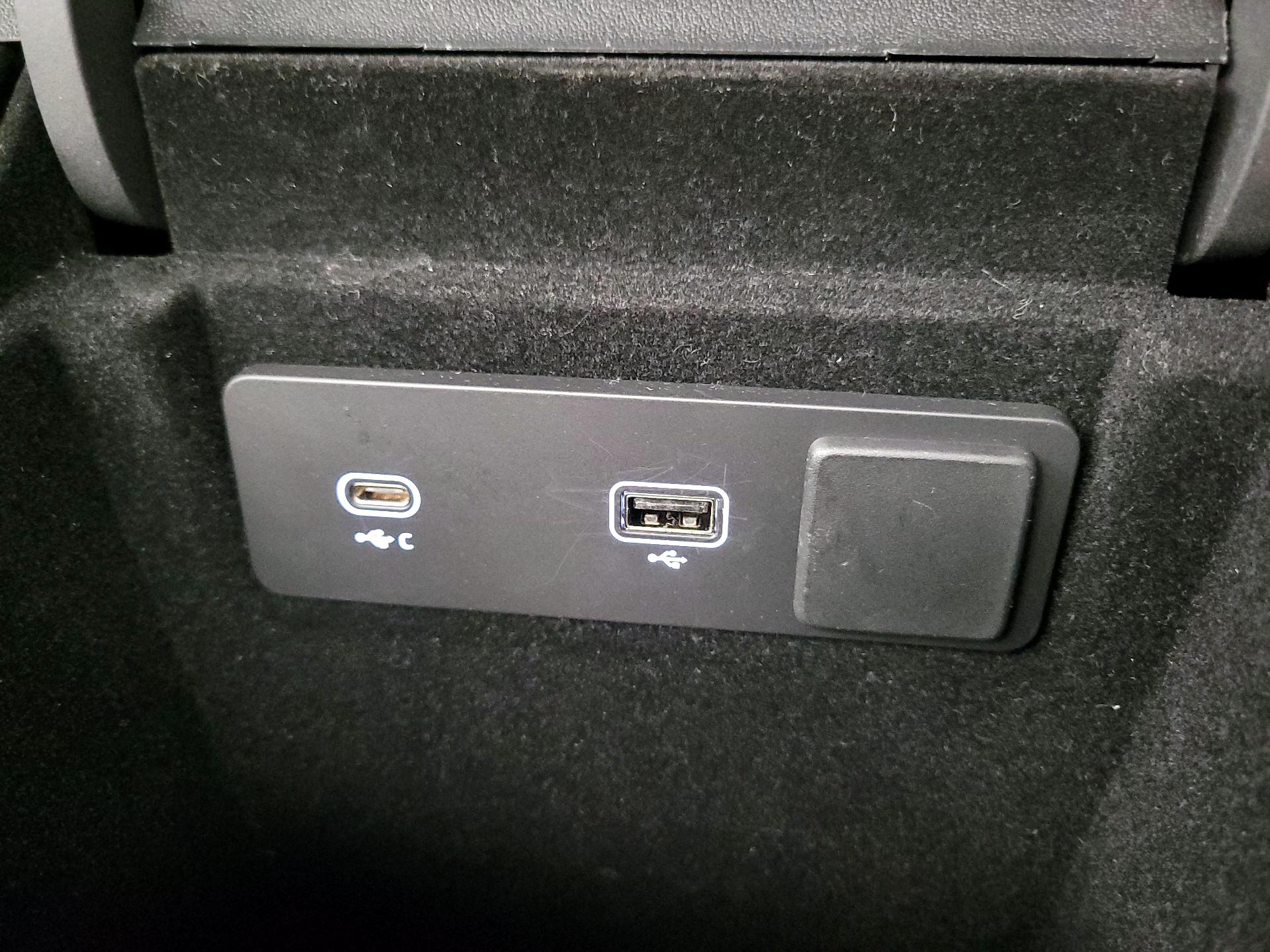 Thumbnail: 2024 Jaguar F-Pace - 18