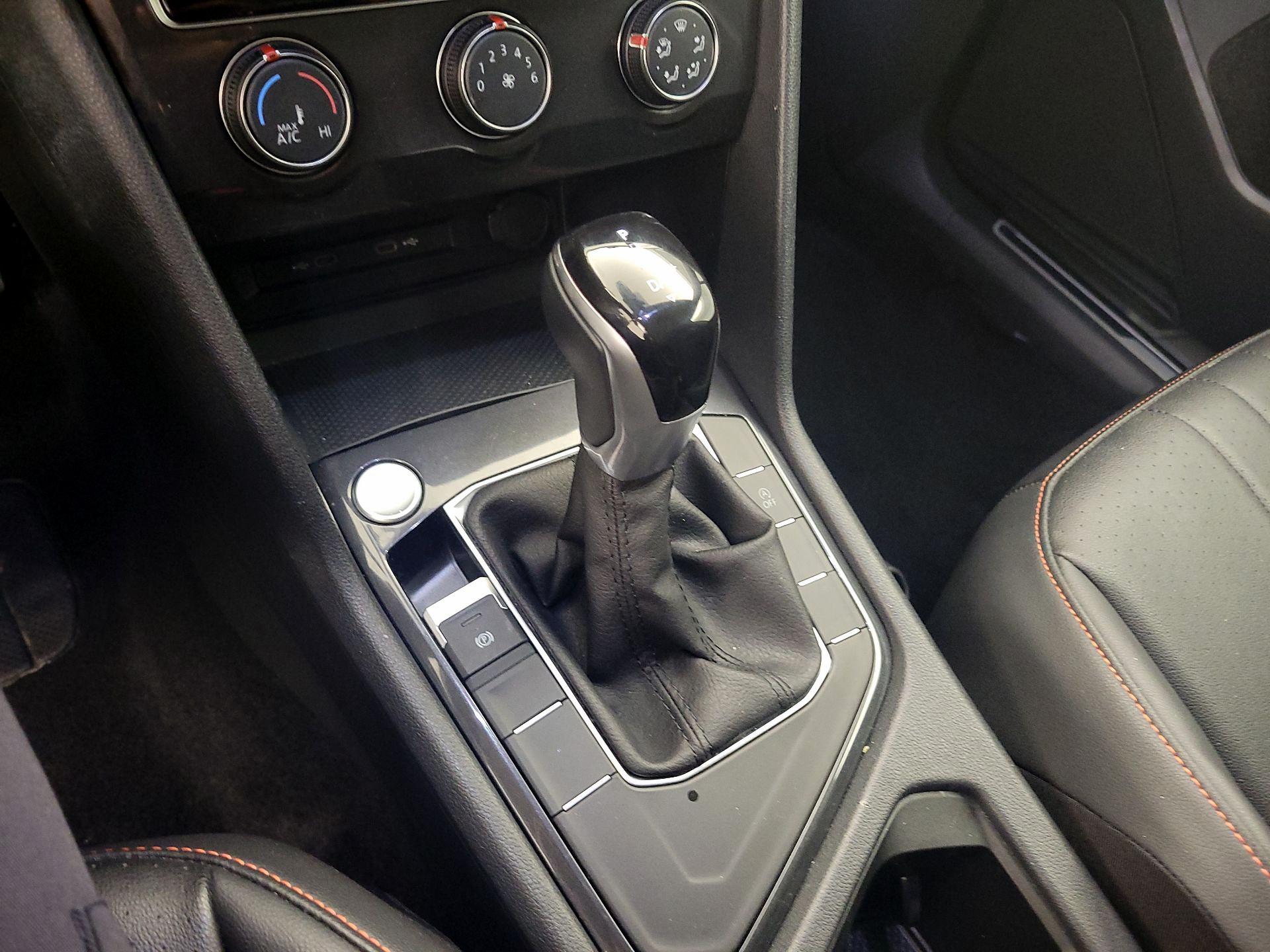 Thumbnail: 2024 Volkswagen Tiguan - 17