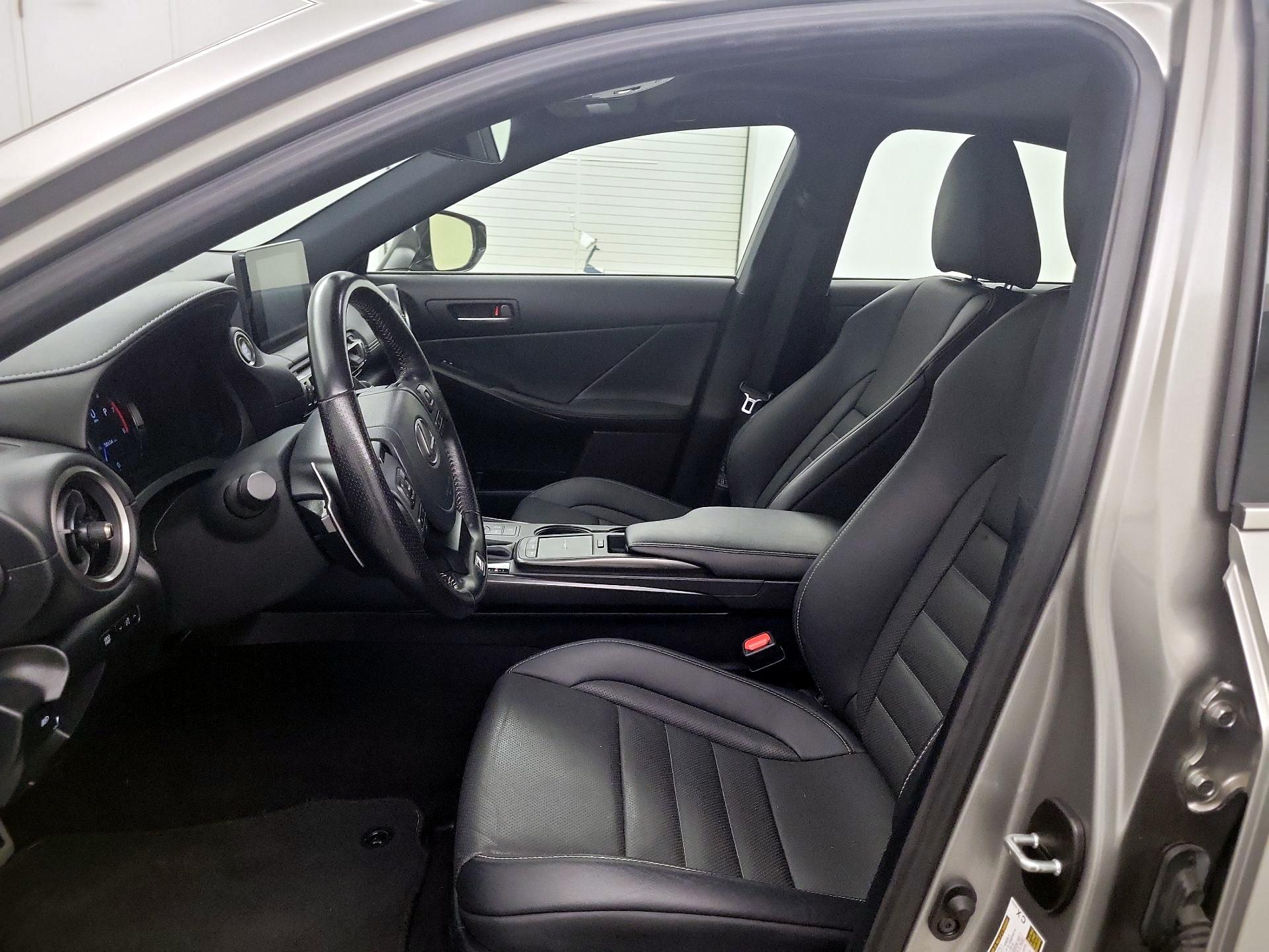 Thumbnail: 2021 Lexus IS - 11