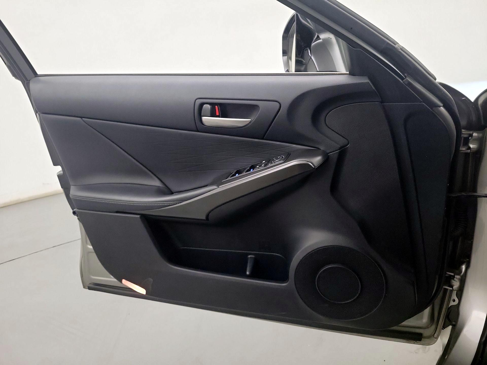 Thumbnail: 2021 Lexus IS - 12