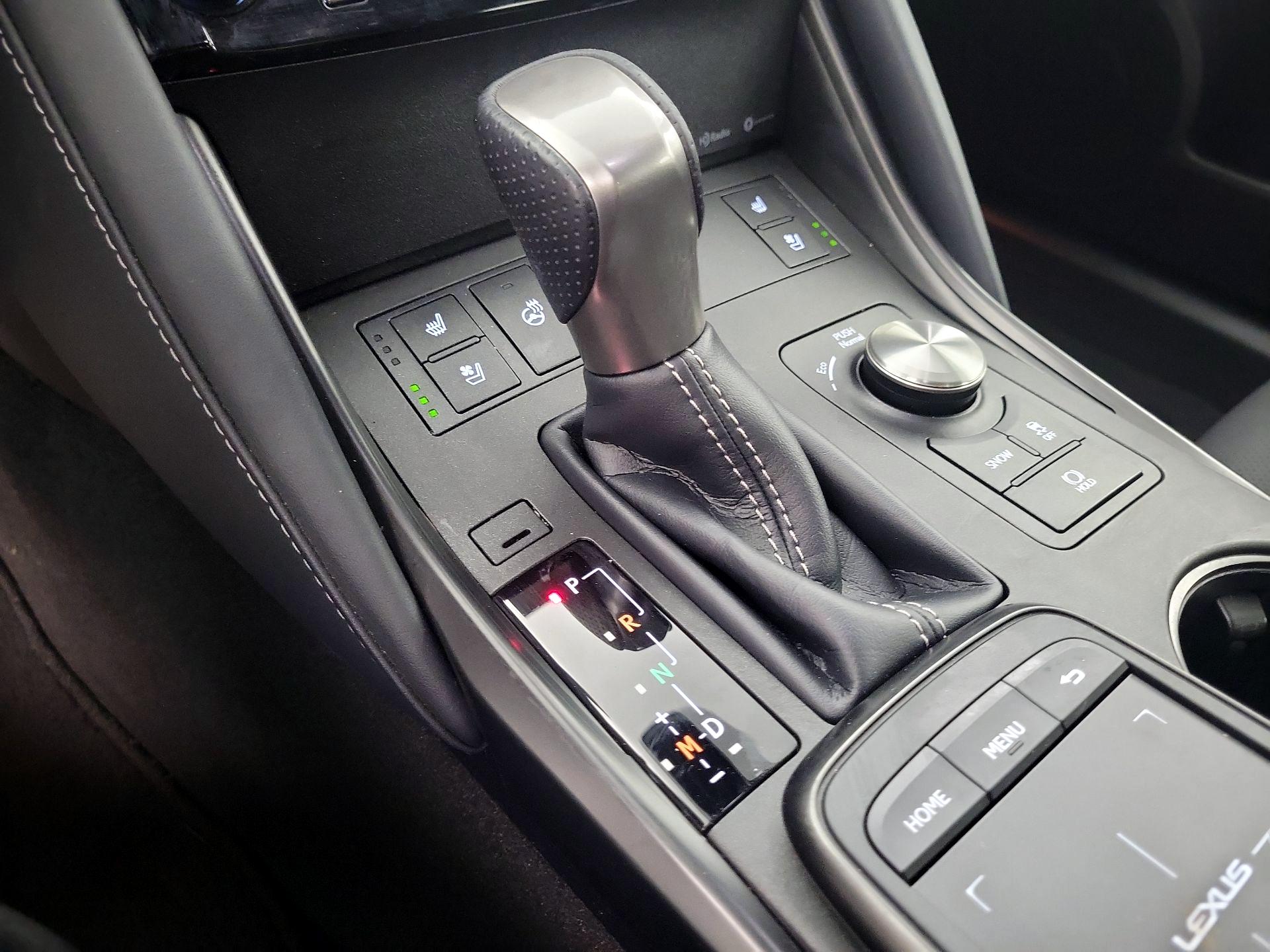 Thumbnail: 2021 Lexus IS - 17