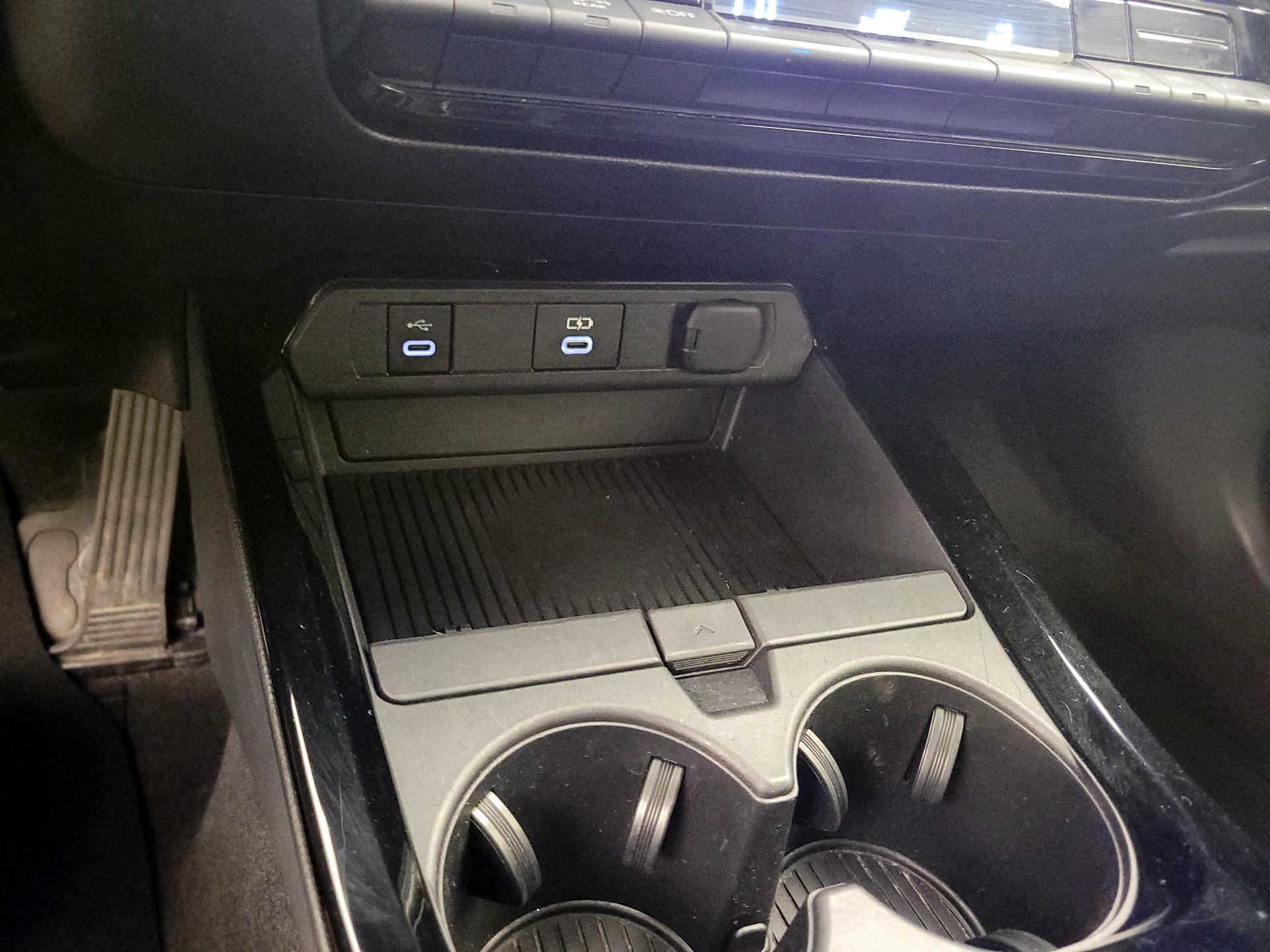 Thumbnail: 2024 Toyota Prius - 18