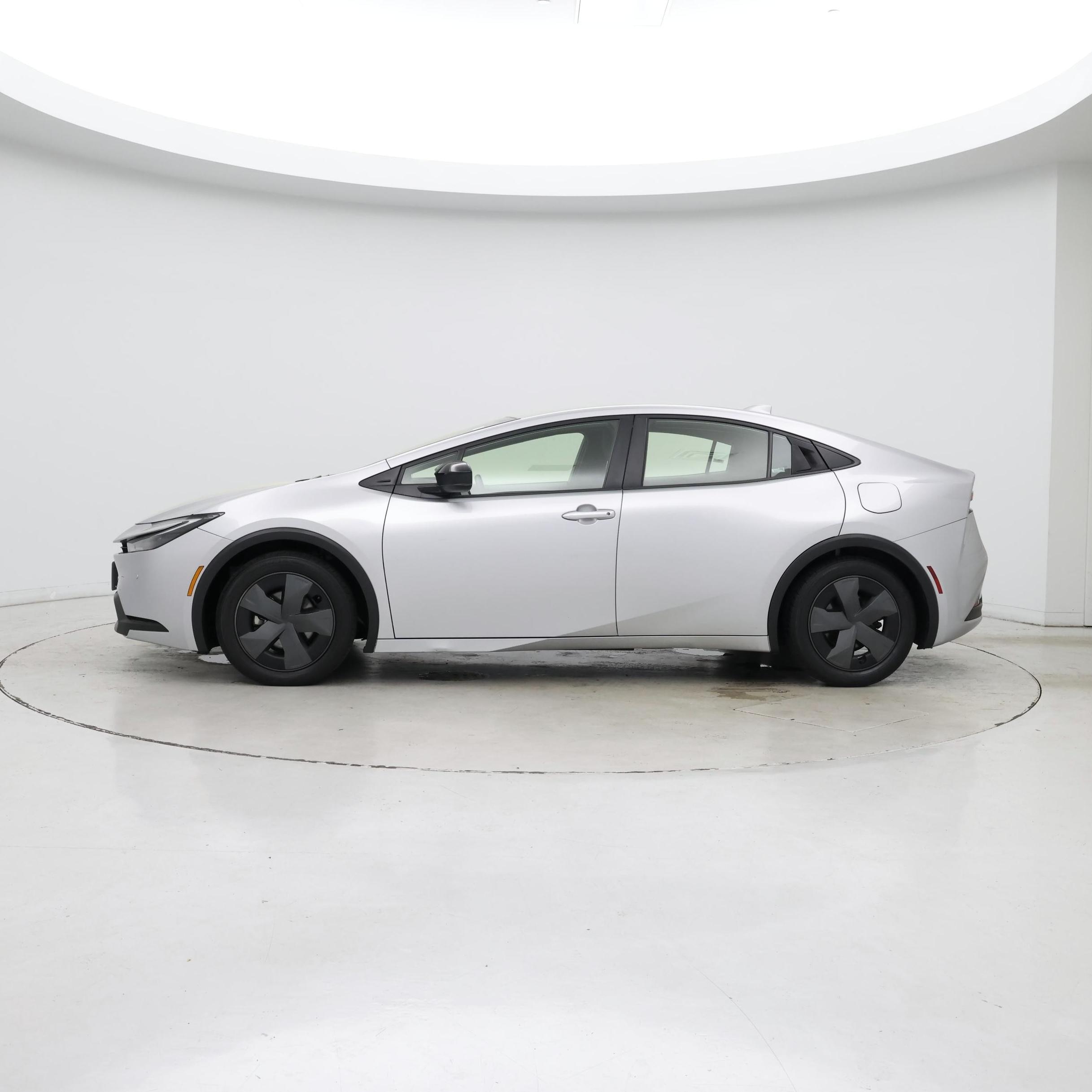 Thumbnail: 2024 Toyota Prius - 3