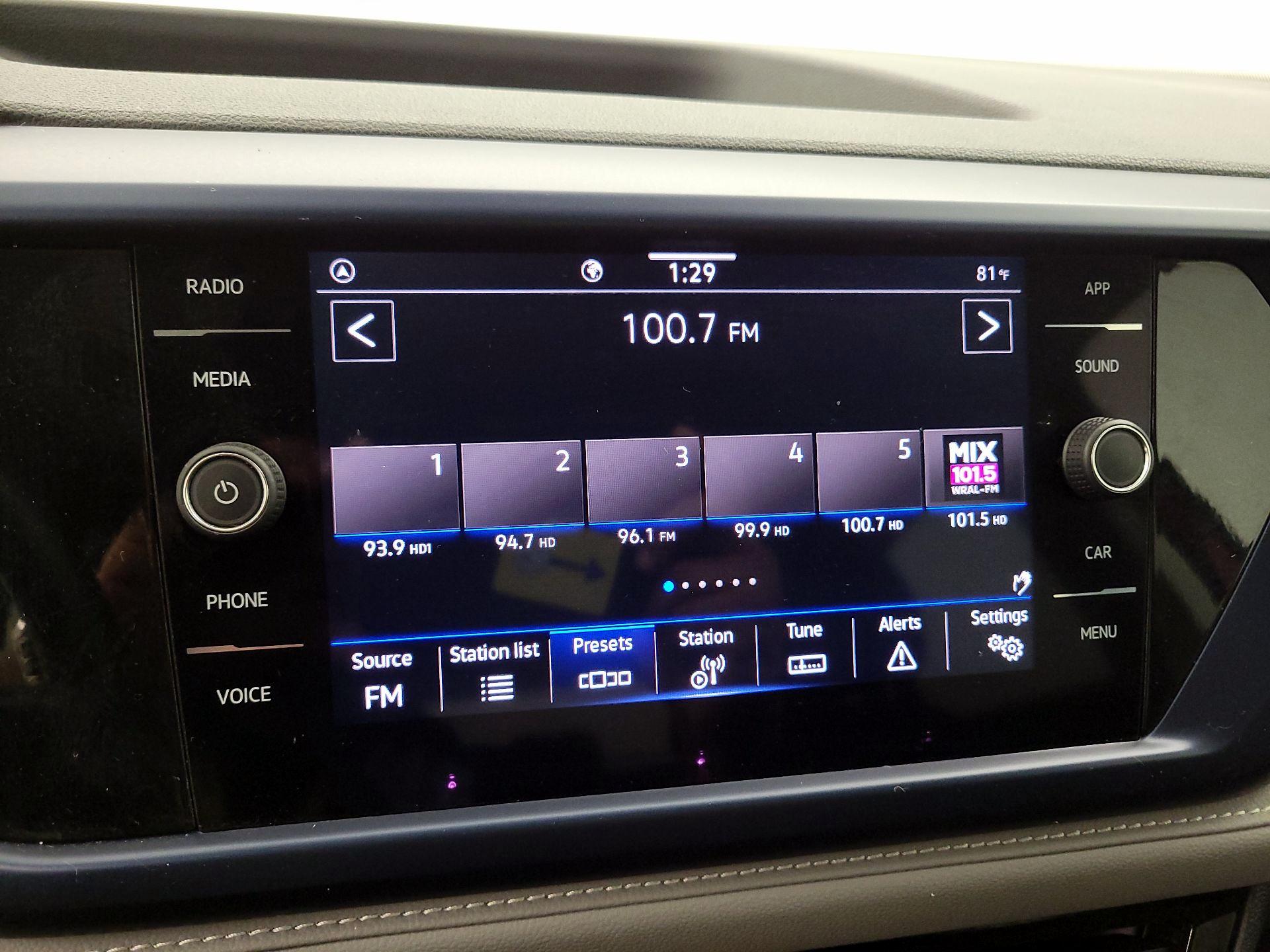 Thumbnail: 2024 Volkswagen Taos - 15