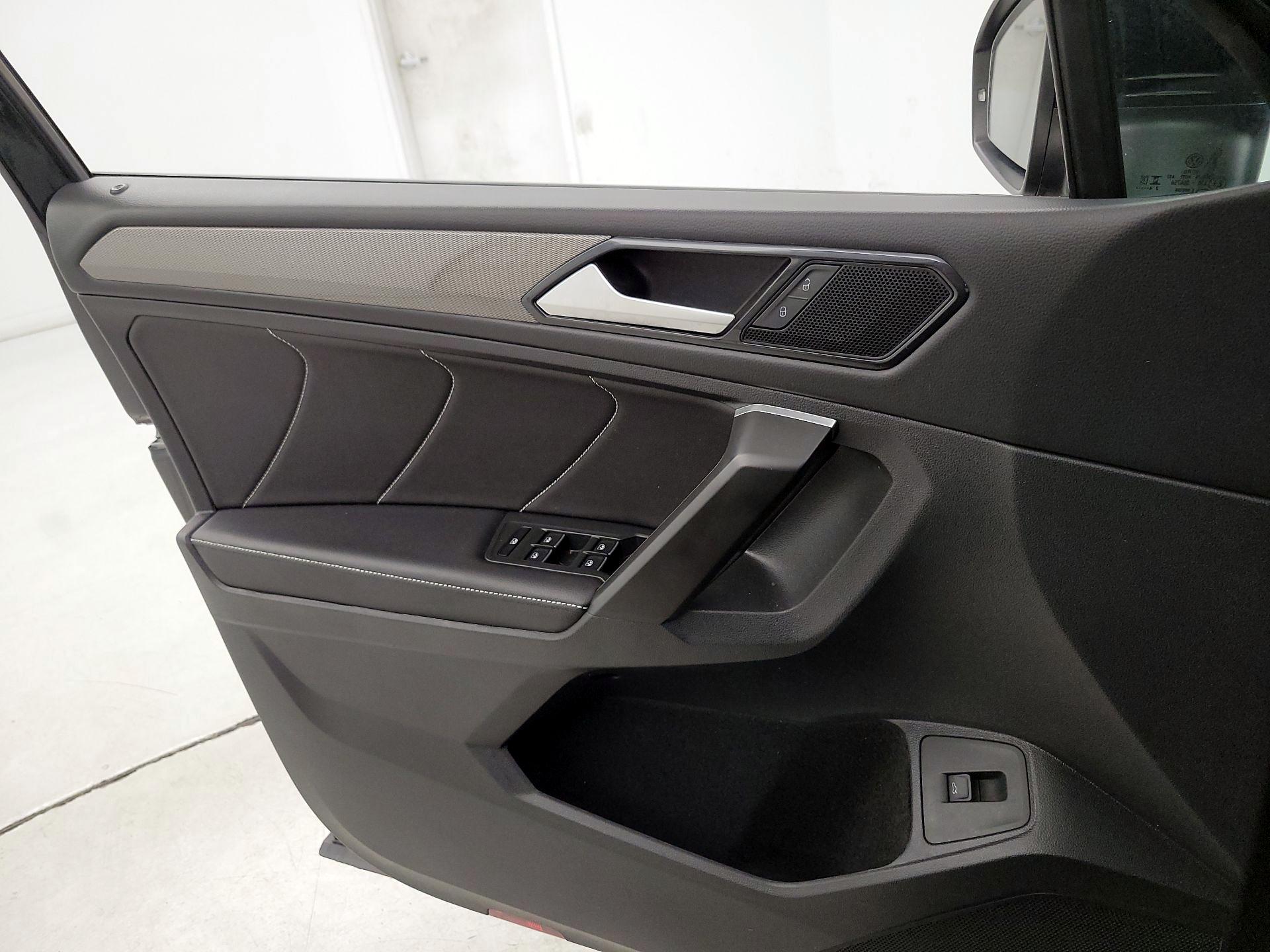 Thumbnail: 2024 Volkswagen Tiguan - 12