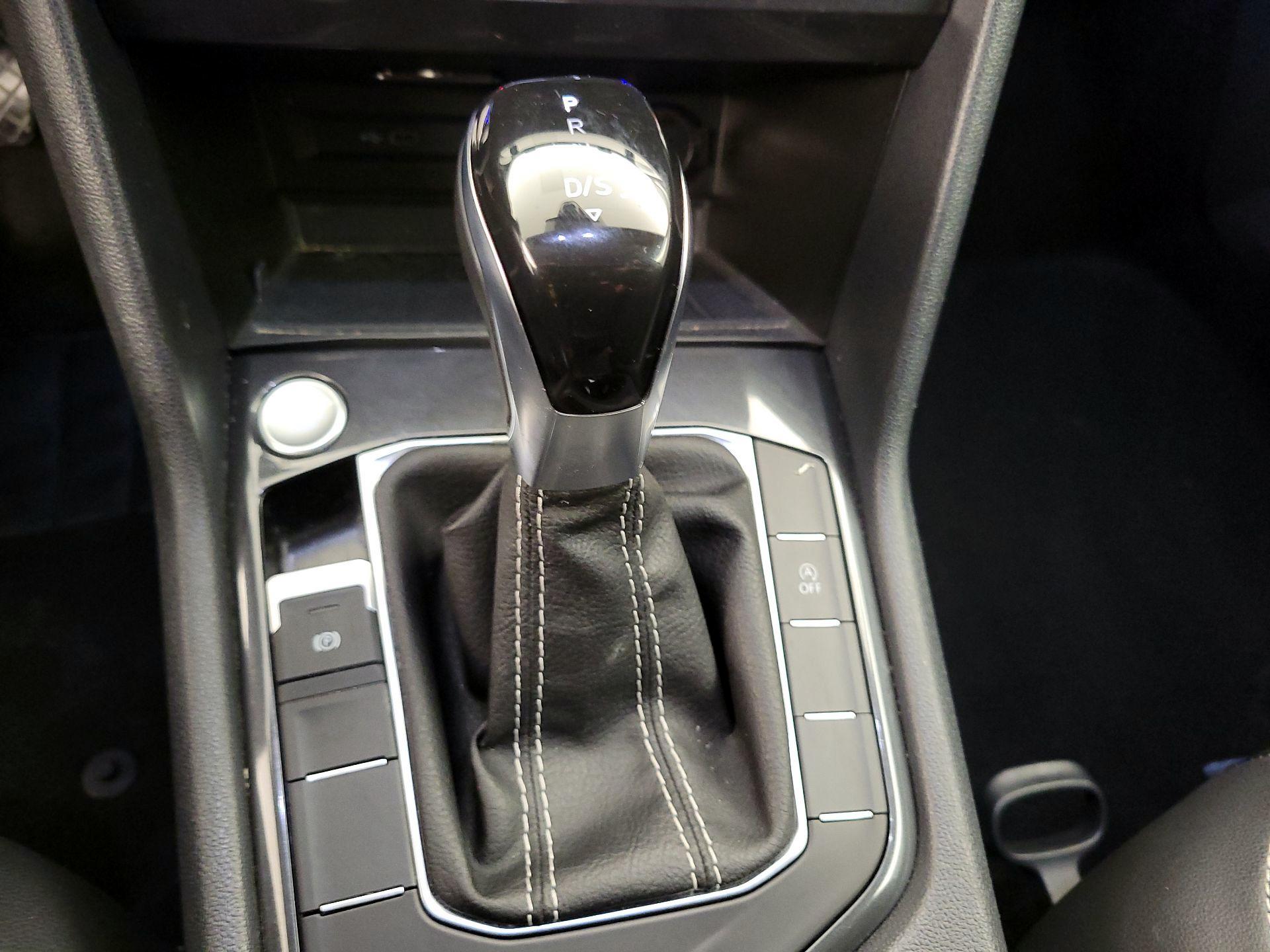 Thumbnail: 2024 Volkswagen Tiguan - 17