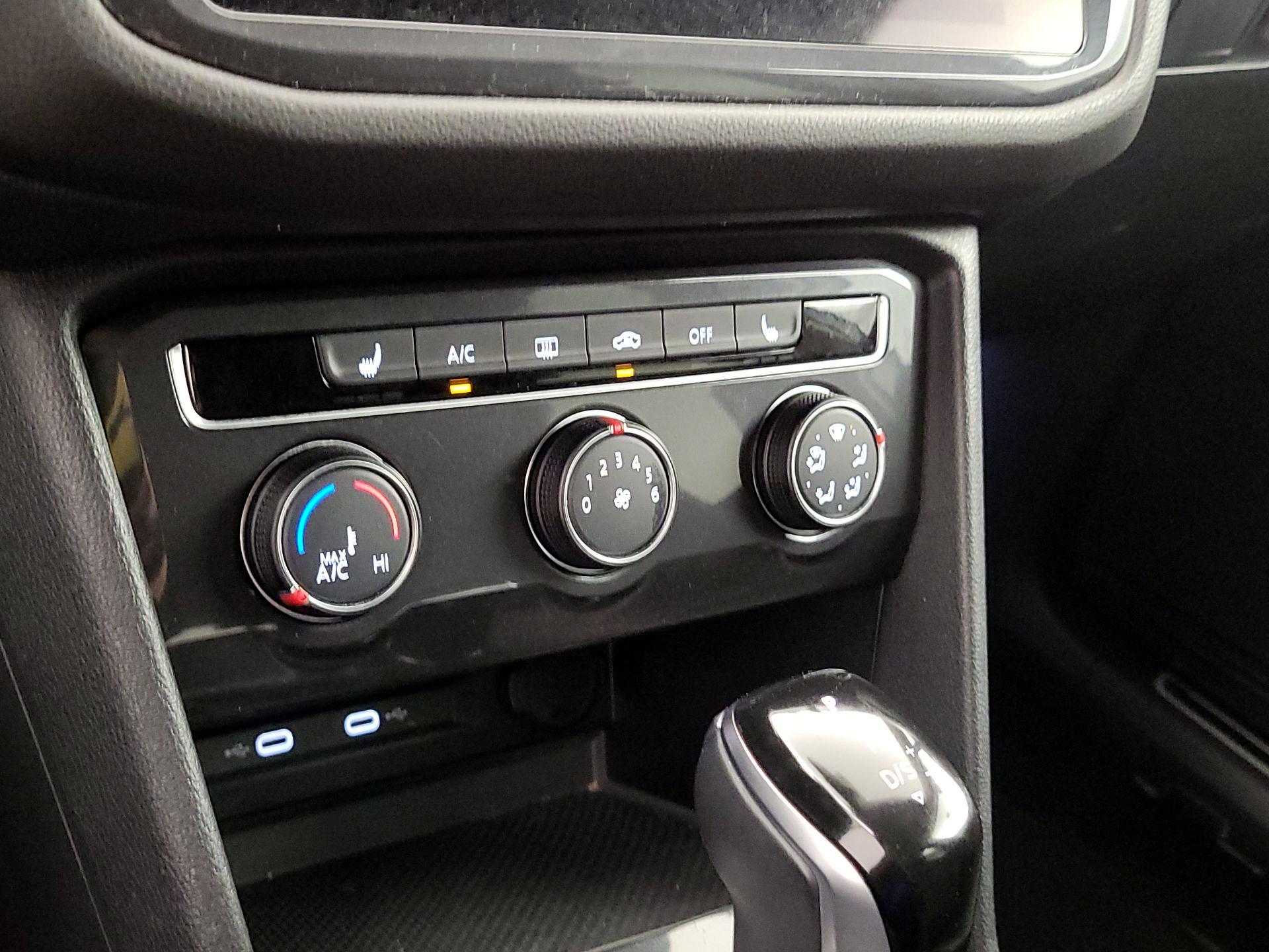 Thumbnail: 2024 Volkswagen Tiguan - 16