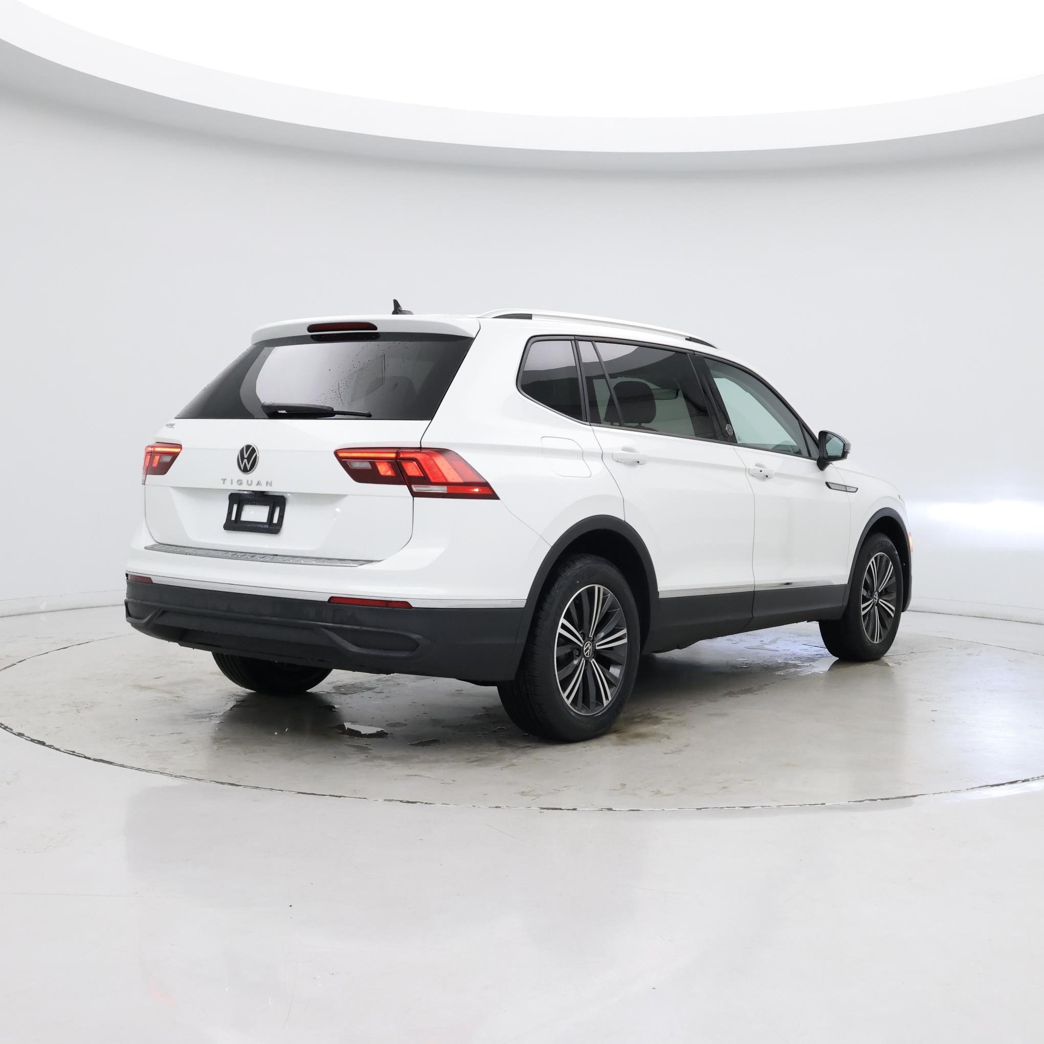 Thumbnail: 2024 Volkswagen Tiguan - 8
