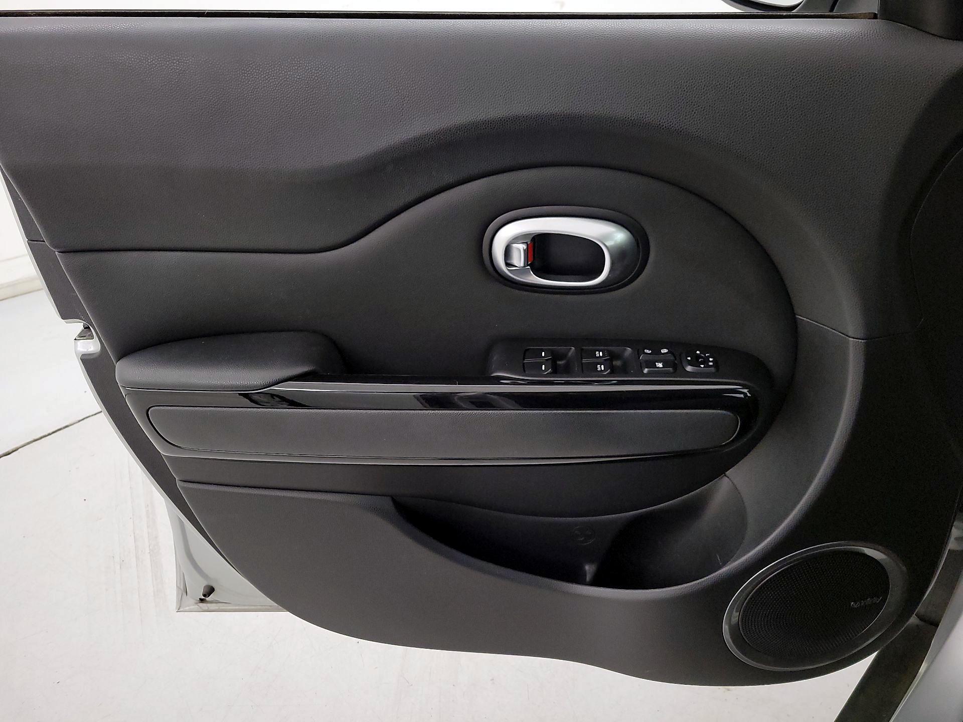 Thumbnail: 2015 Kia Soul - 12