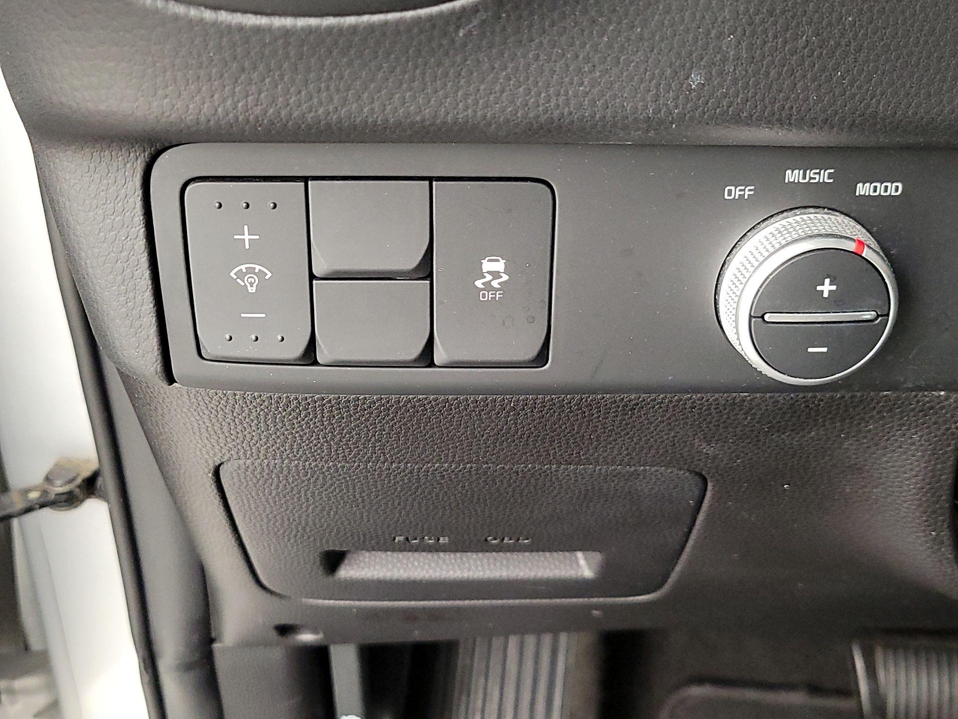 Thumbnail: 2015 Kia Soul - 13