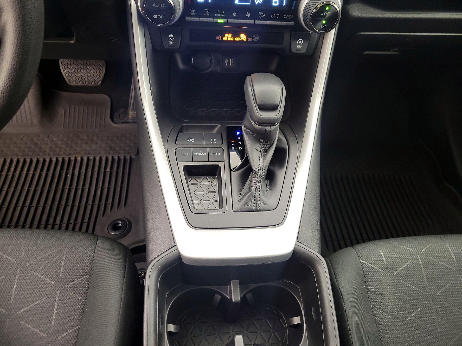 Thumbnail: 2023 Toyota RAV4 - 17