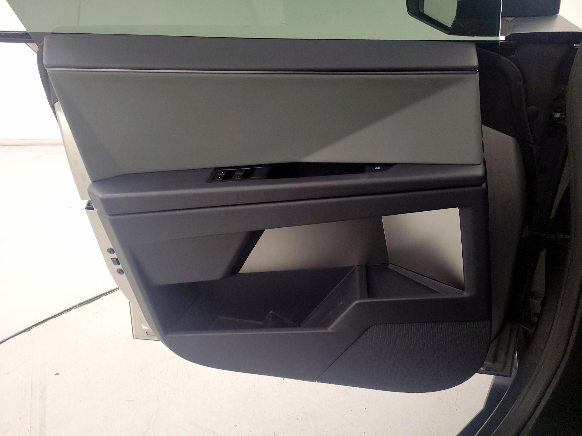 Thumbnail: 2025 Tesla Cybertruck - 12