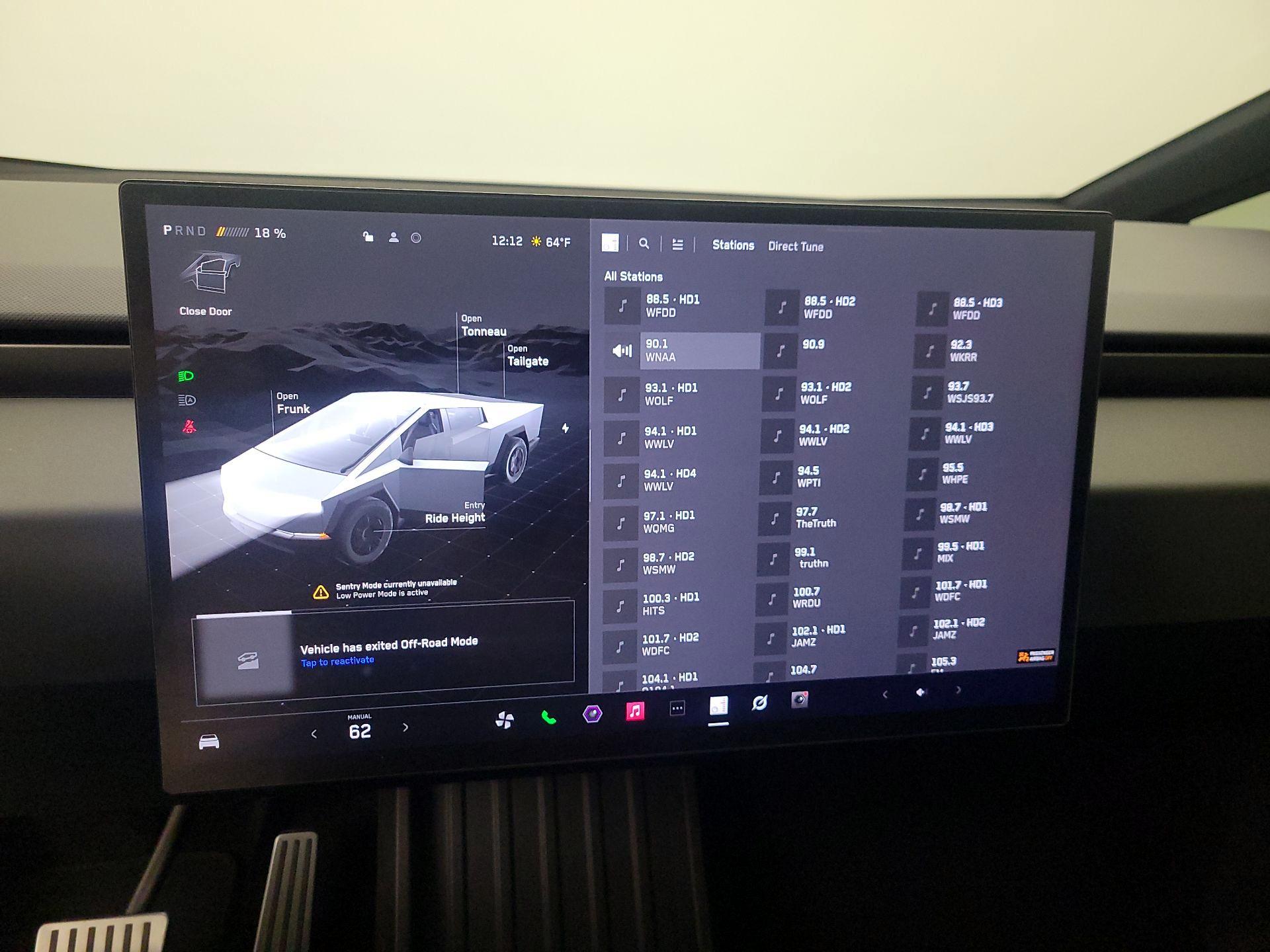 Thumbnail: 2025 Tesla Cybertruck - 15