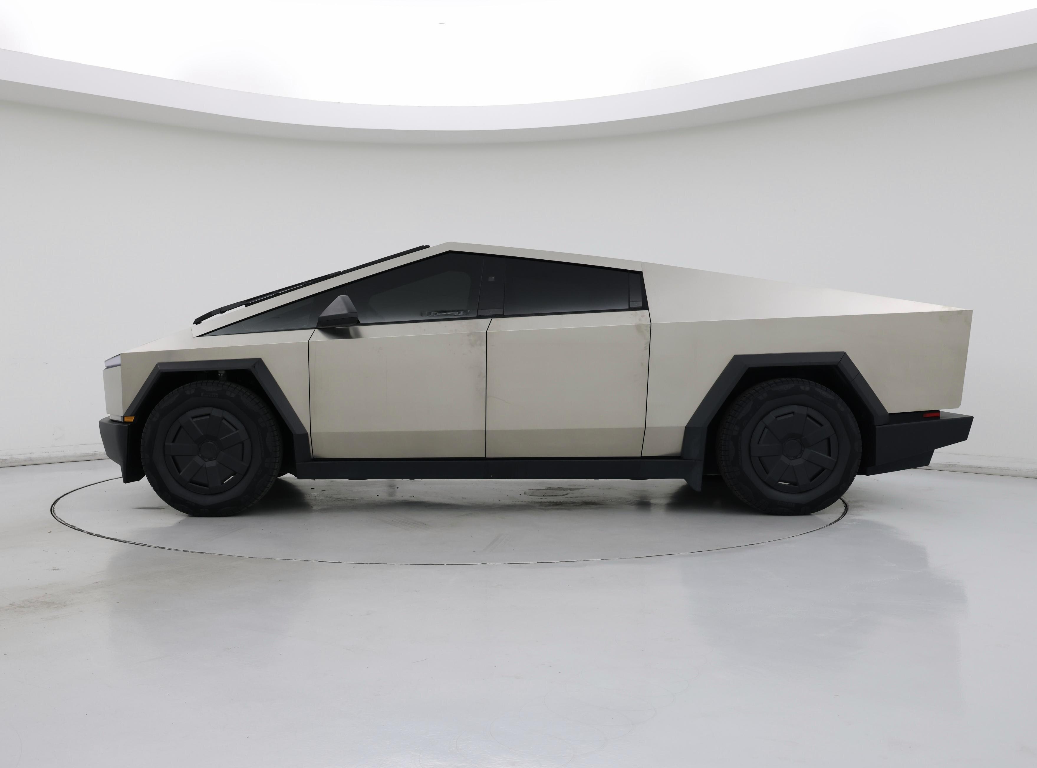 Thumbnail: 2025 Tesla Cybertruck - 3