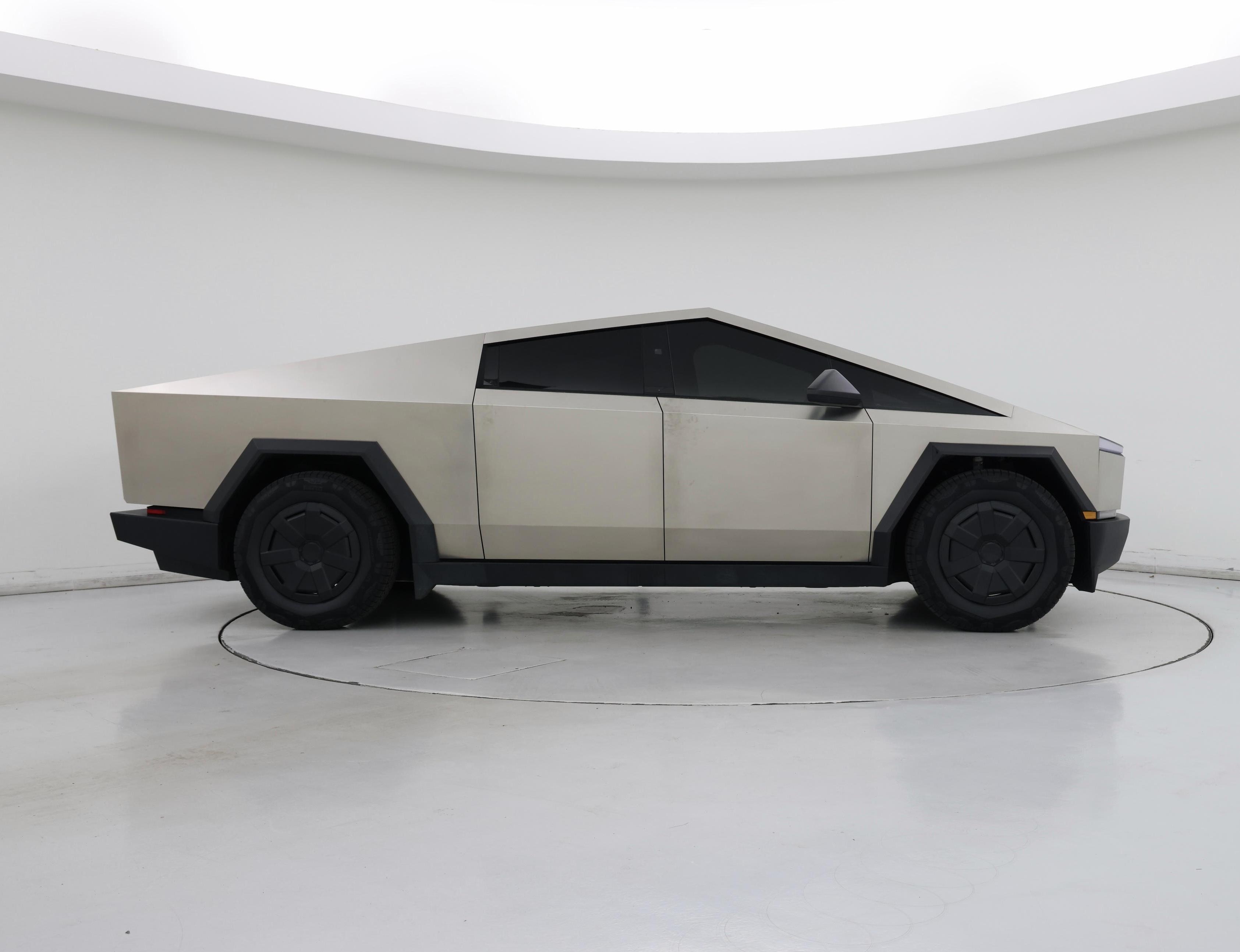 Thumbnail: 2025 Tesla Cybertruck - 7