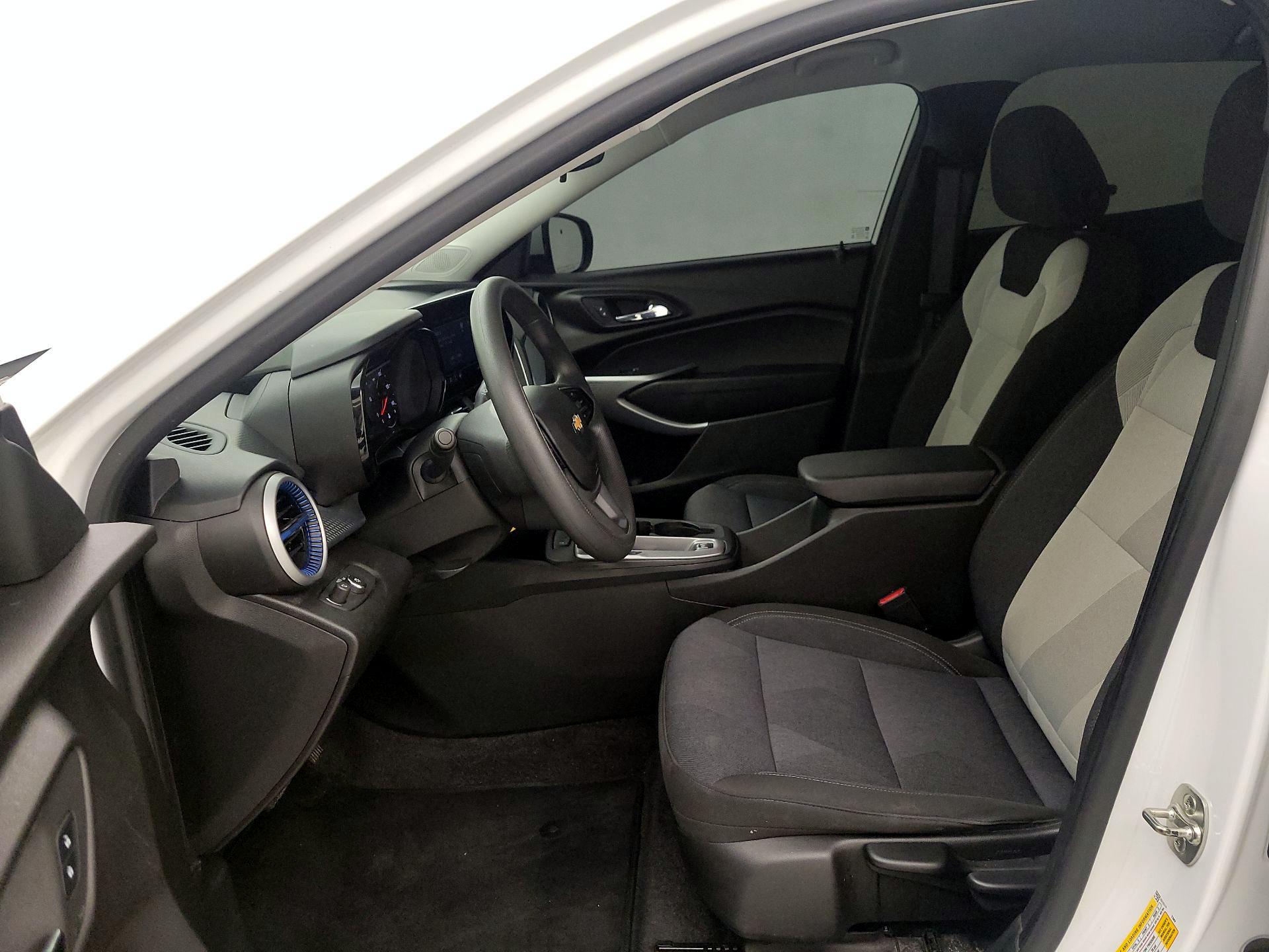 Thumbnail: 2025 Chevrolet Trax - 11