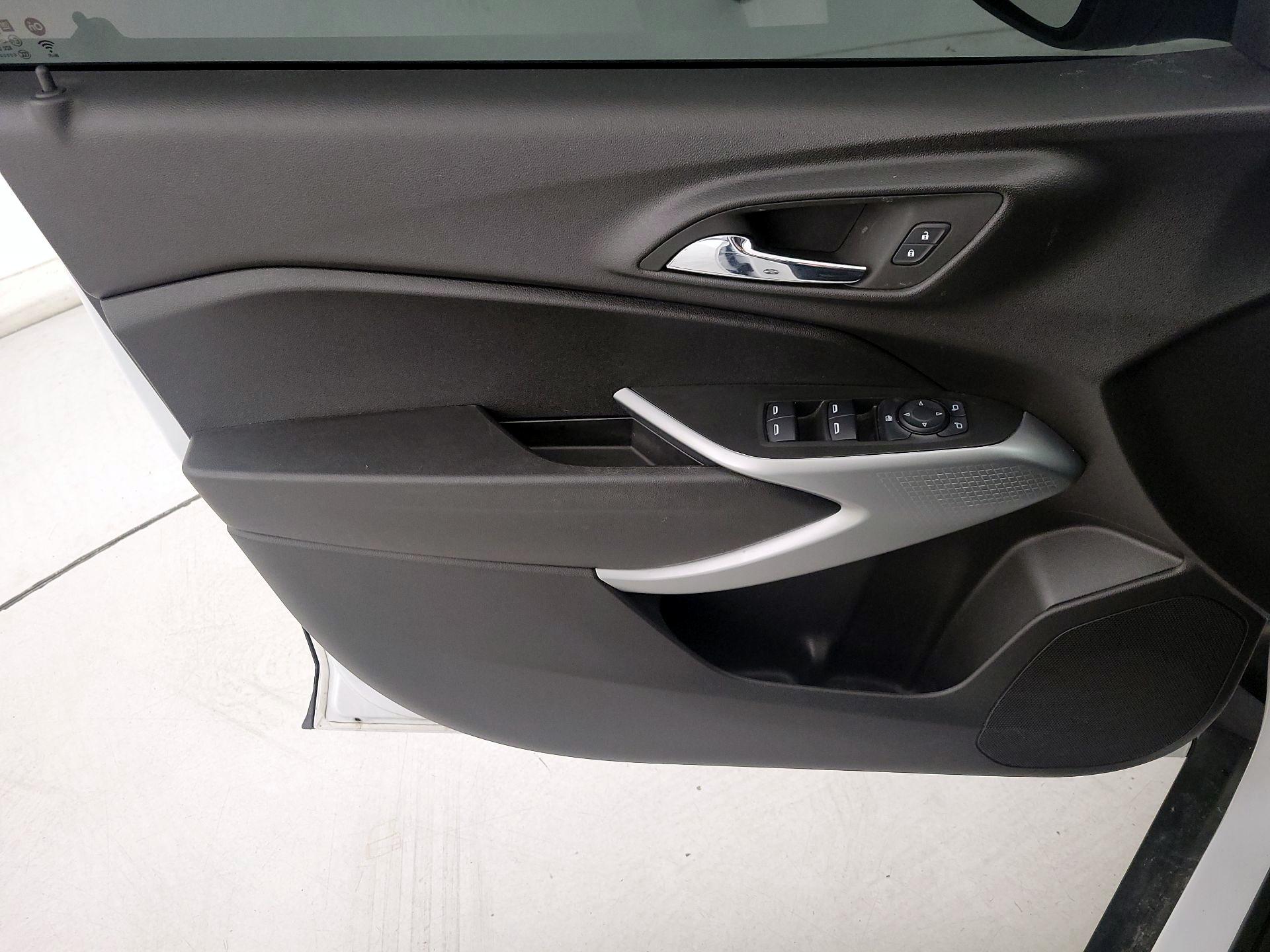 Thumbnail: 2025 Chevrolet Trax - 12