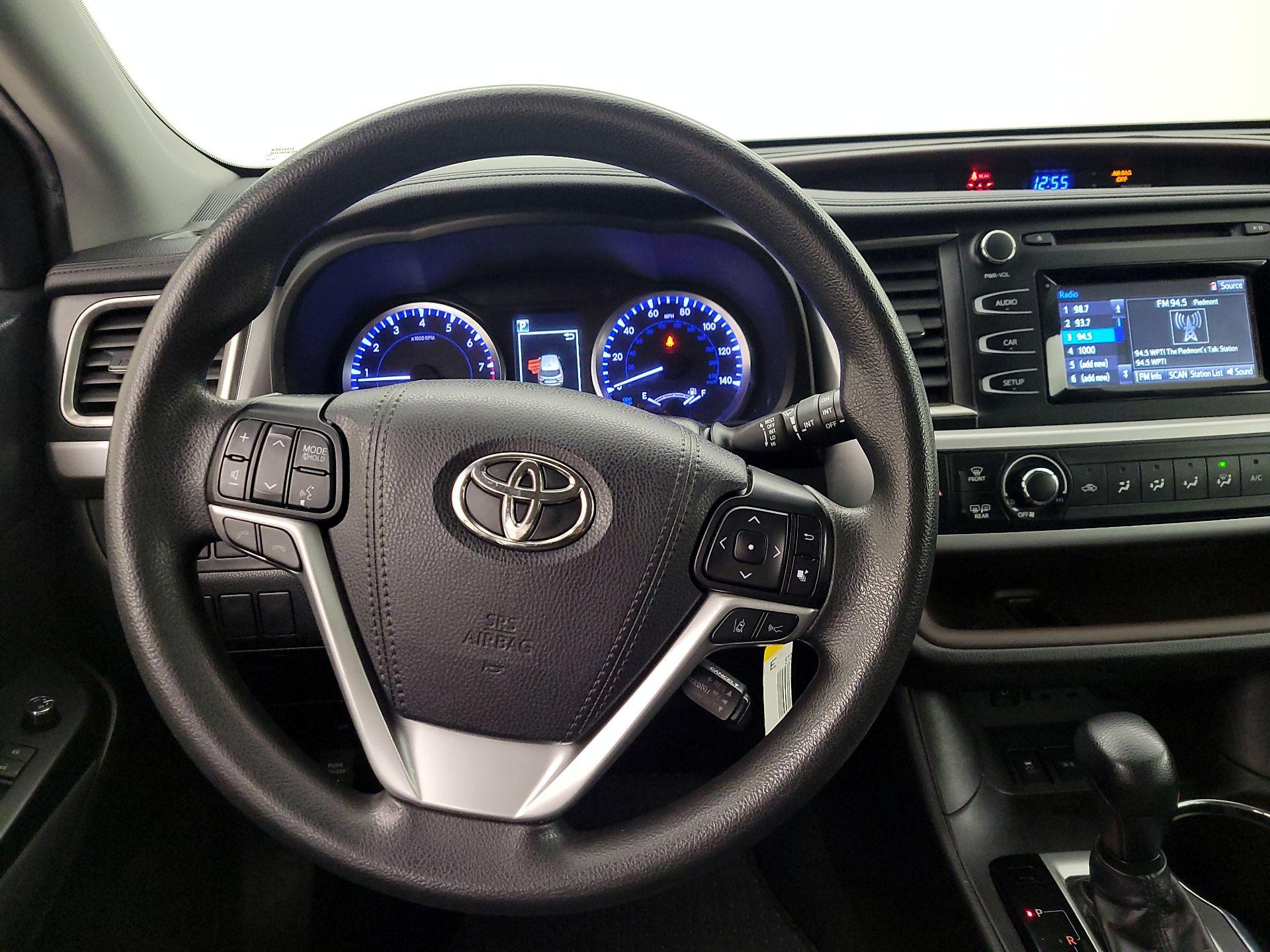 Thumbnail: 2019 Toyota Highlander - 10
