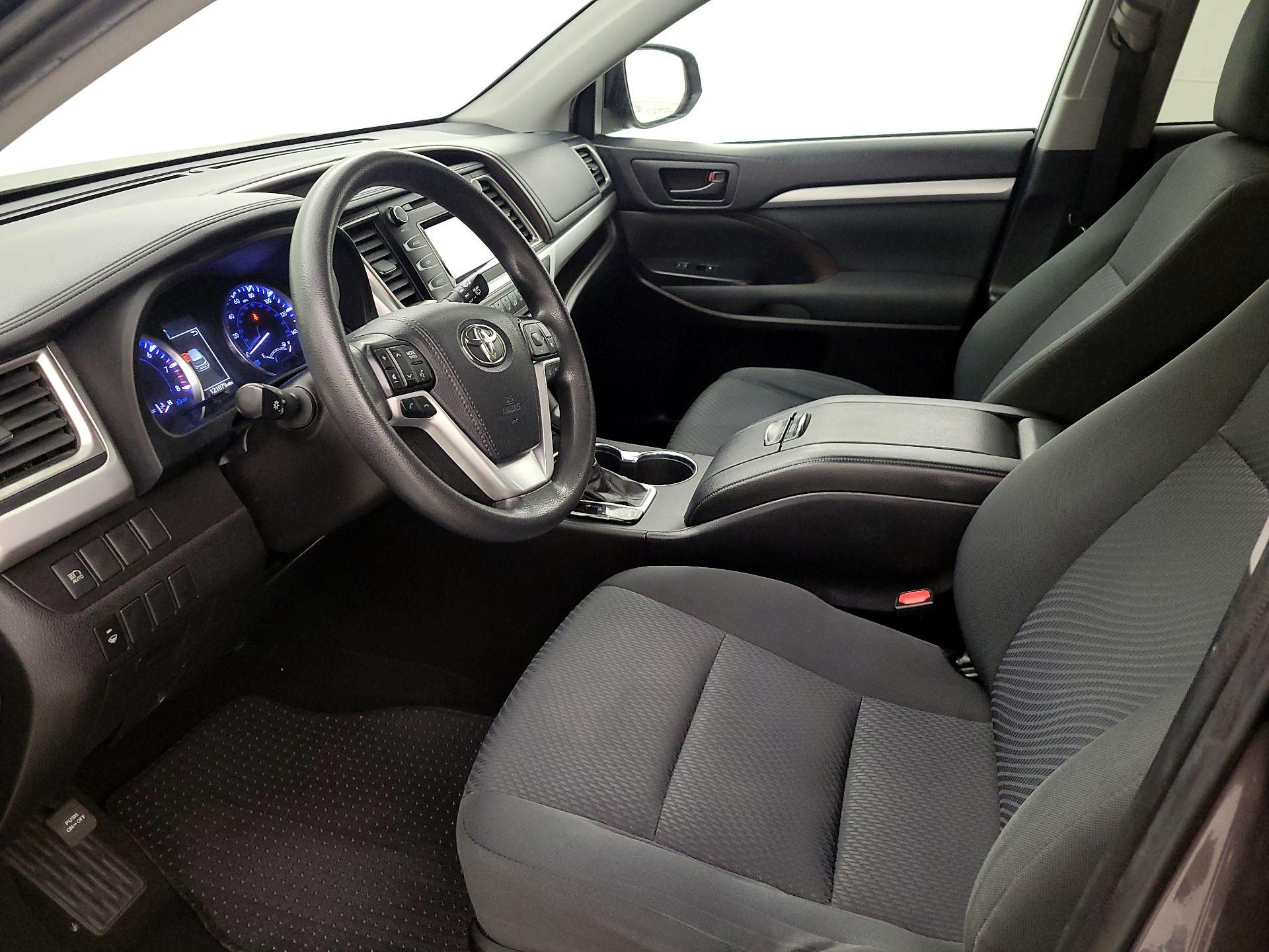 Thumbnail: 2019 Toyota Highlander - 11