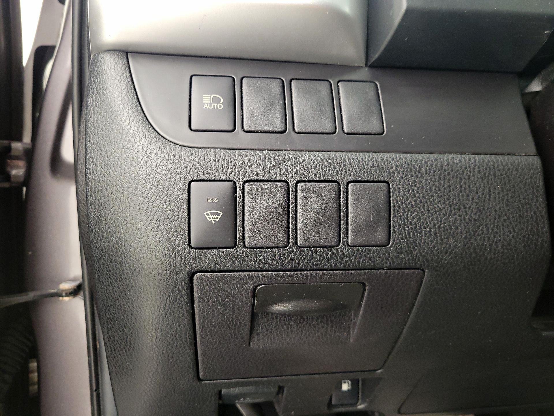 Thumbnail: 2019 Toyota Highlander - 13