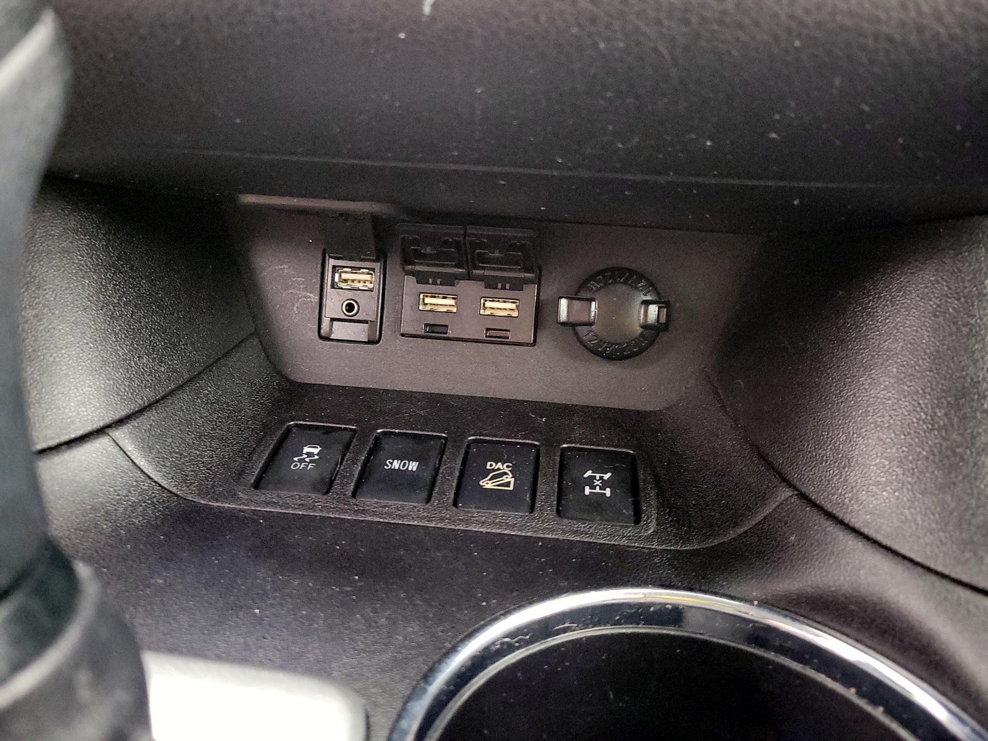 Thumbnail: 2019 Toyota Highlander - 18