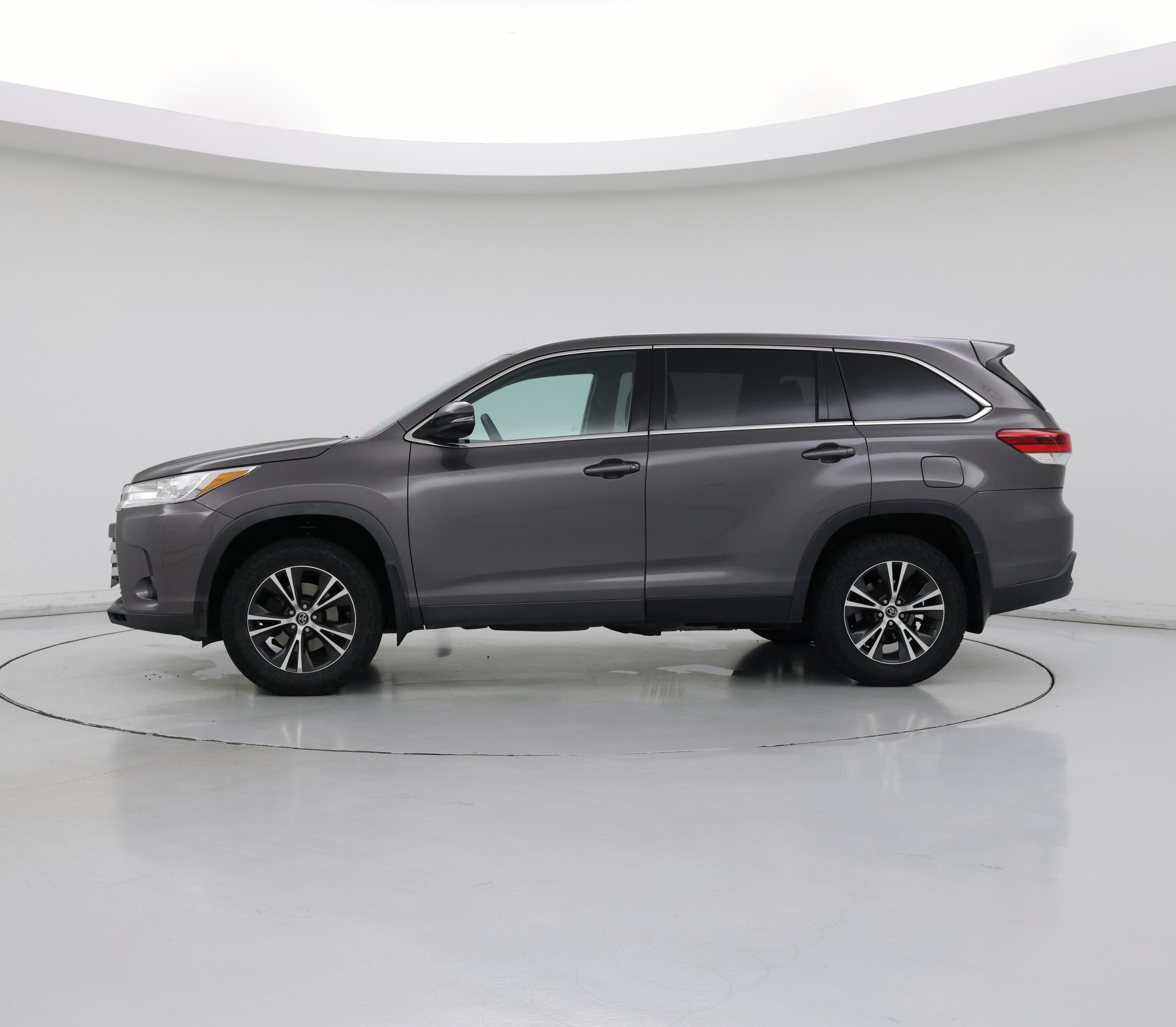 Thumbnail: 2019 Toyota Highlander - 3