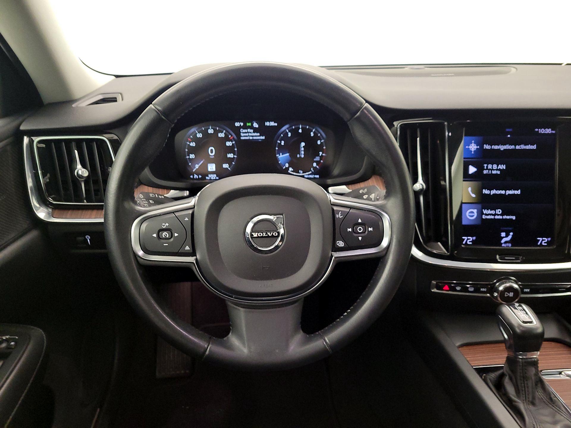 Thumbnail: 2021 Volvo S60 - 10