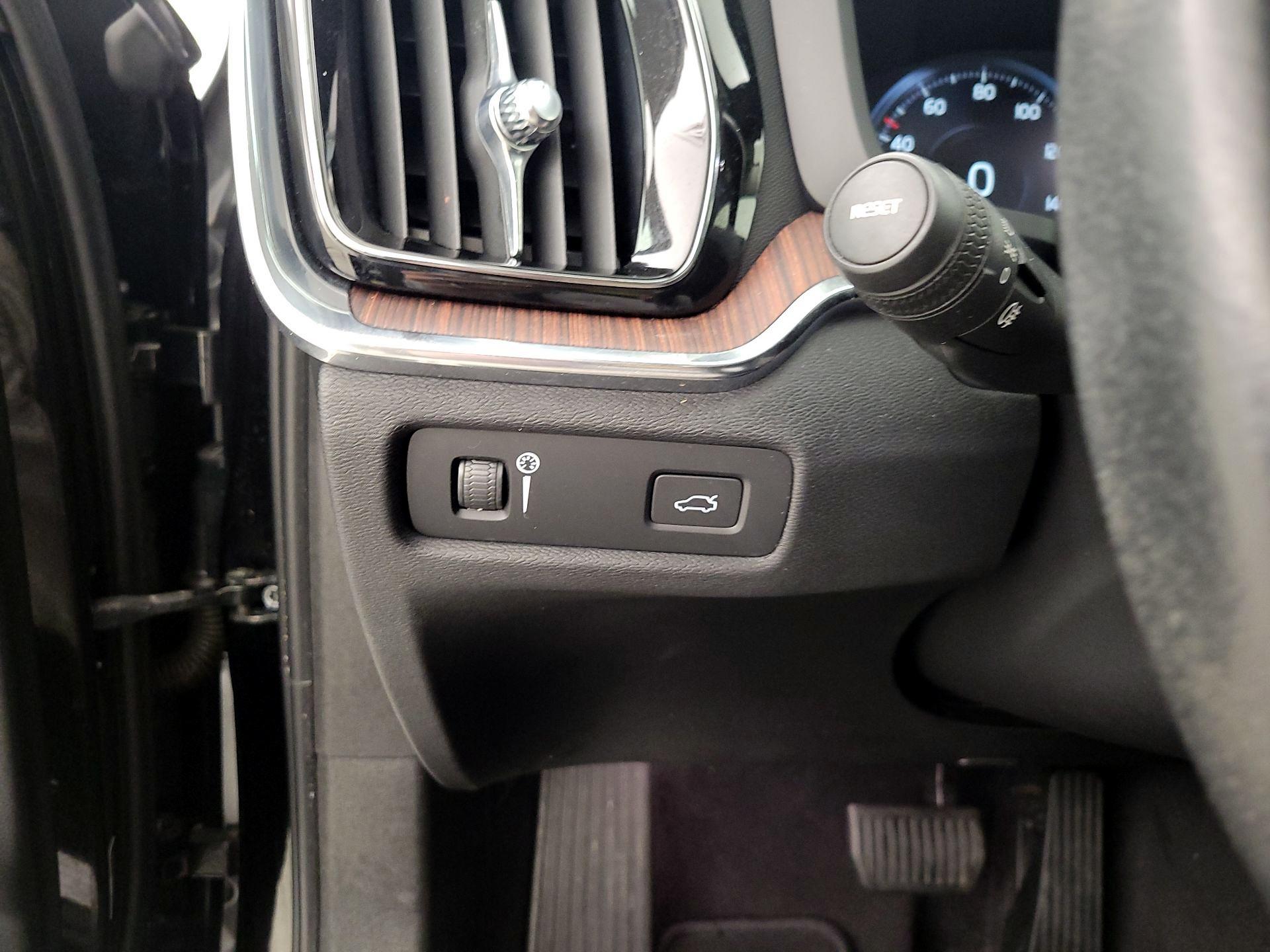 Thumbnail: 2021 Volvo S60 - 13