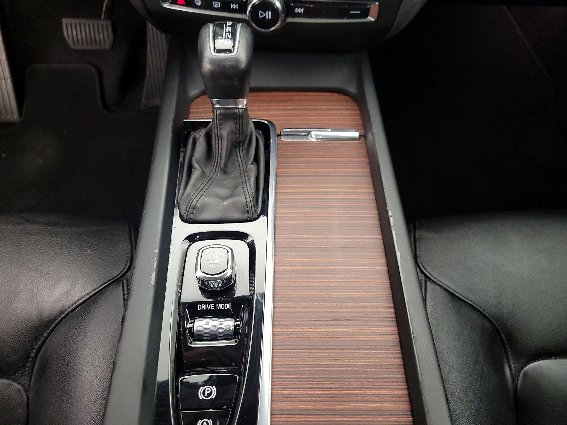 Thumbnail: 2021 Volvo S60 - 17