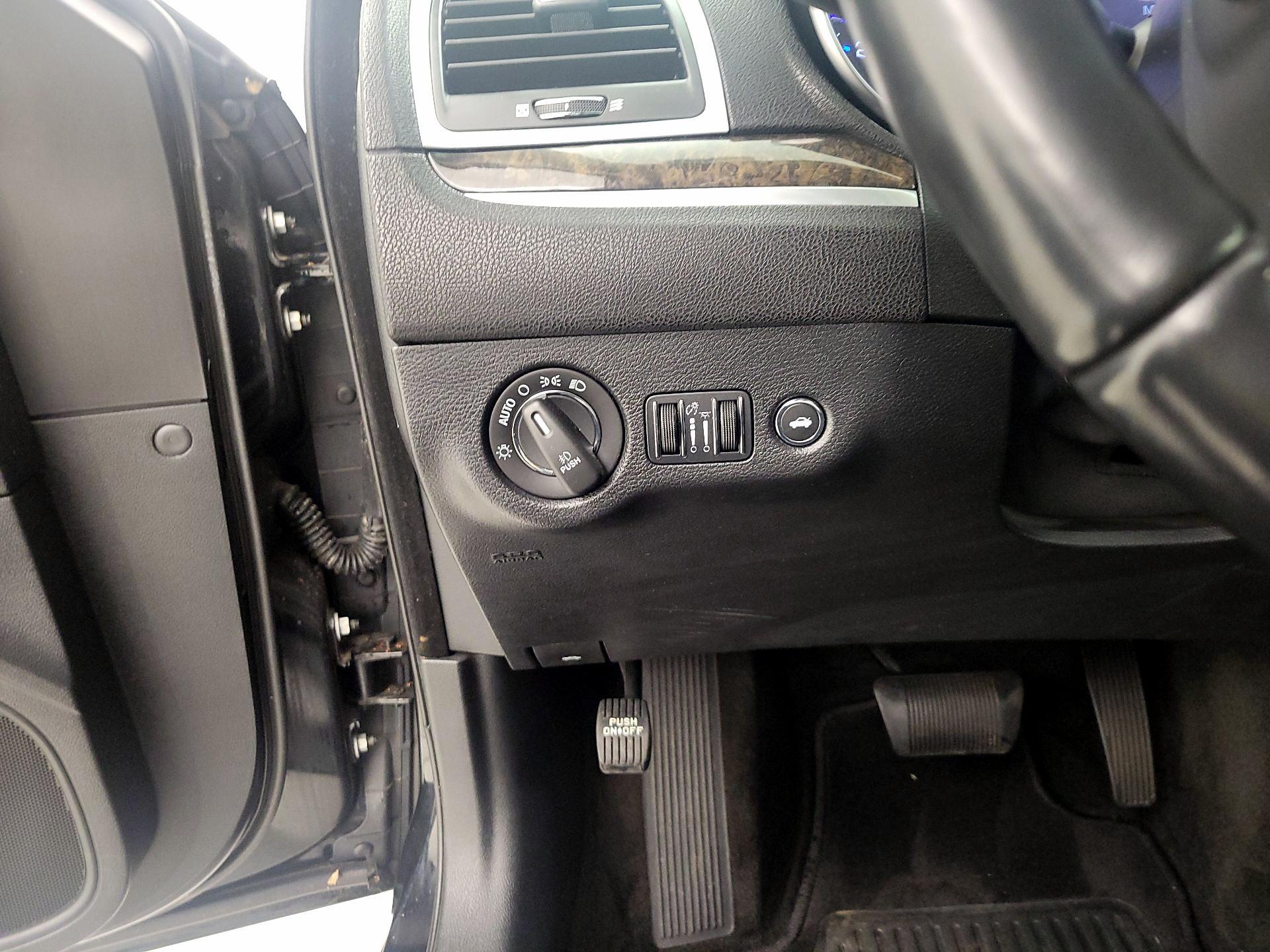 Thumbnail: 2015 Chrysler 300 - 13