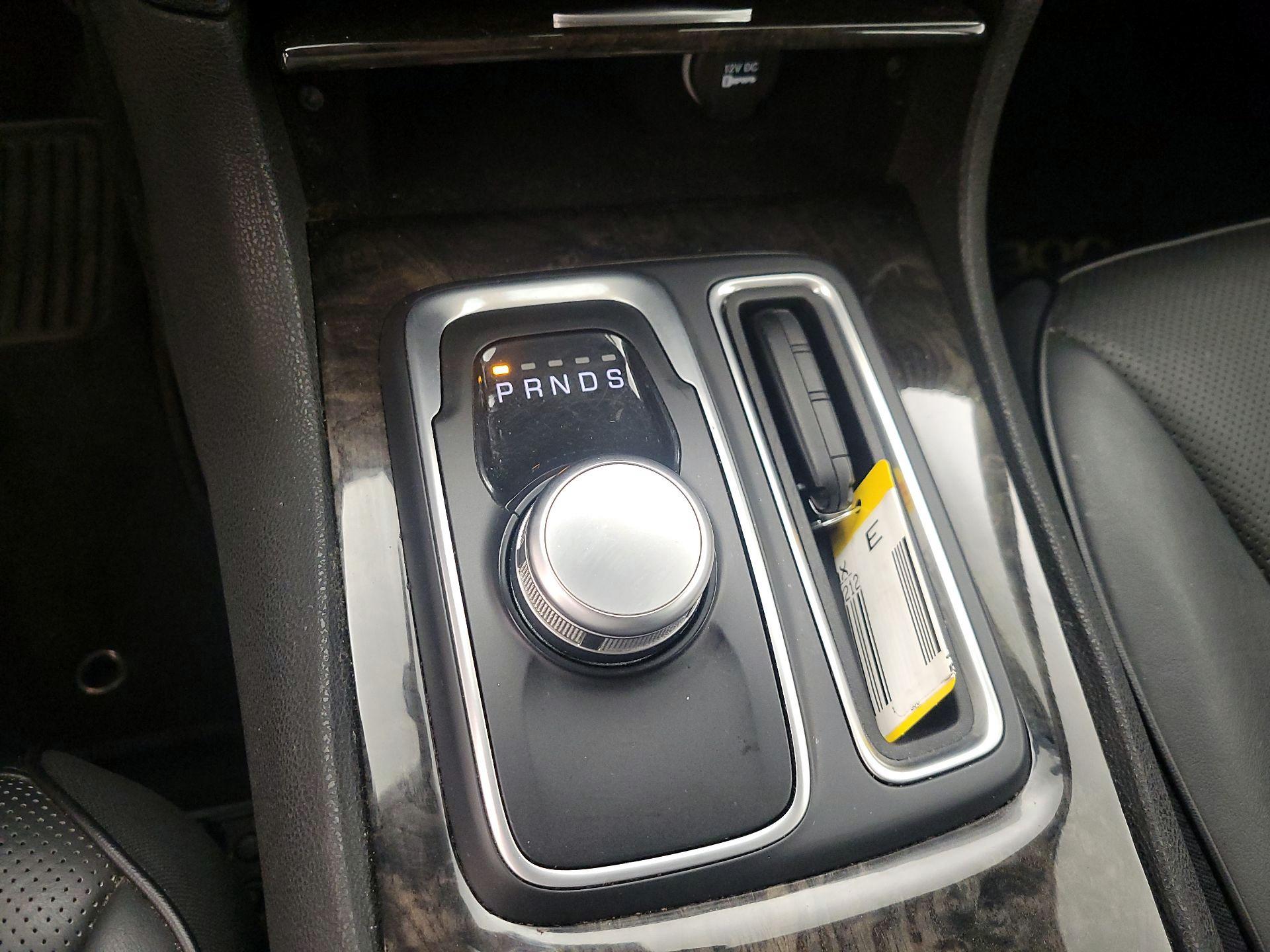 Thumbnail: 2015 Chrysler 300 - 18